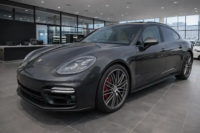 Porsche Panamera Turbo Aut. NP: 190.000€