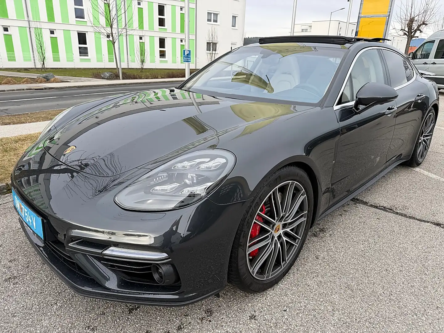 Porsche Panamera Turbo Aut. NP: 190.000€ Grau - 1