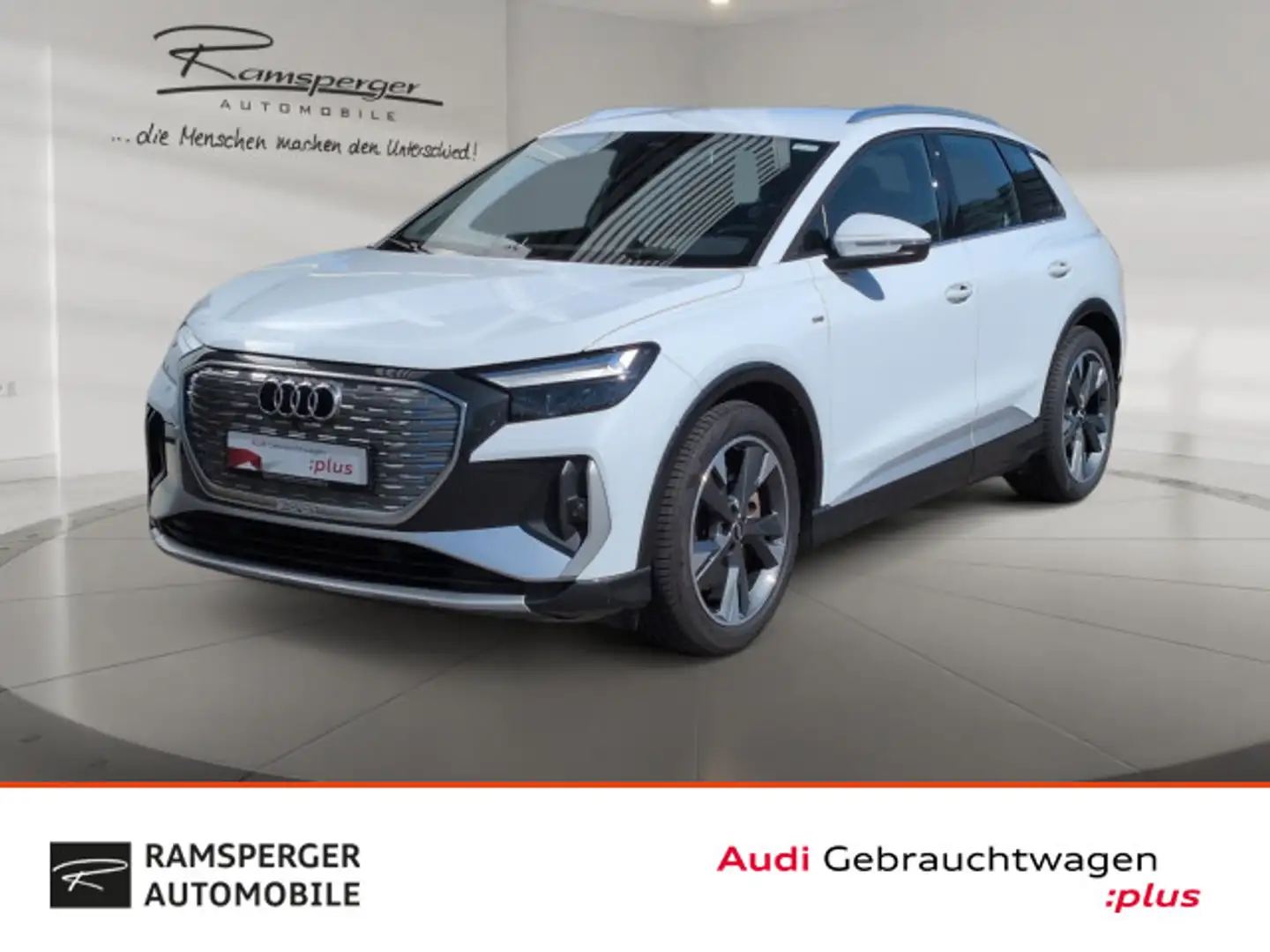Audi Q4 e-tron 40 S line LED EPH SHZ AHK Weiß - 1