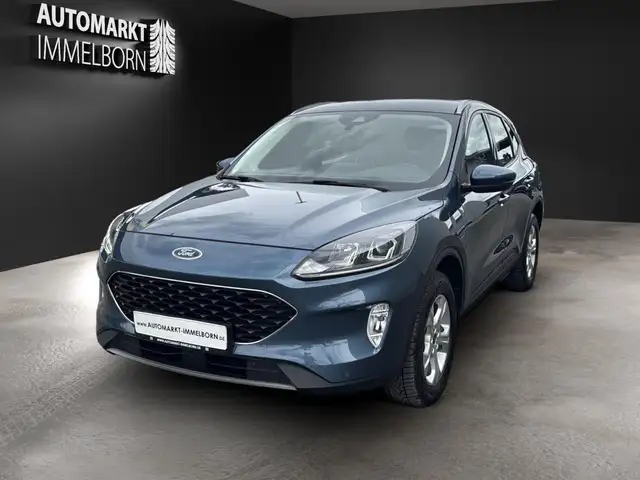 Ford Kuga view 3