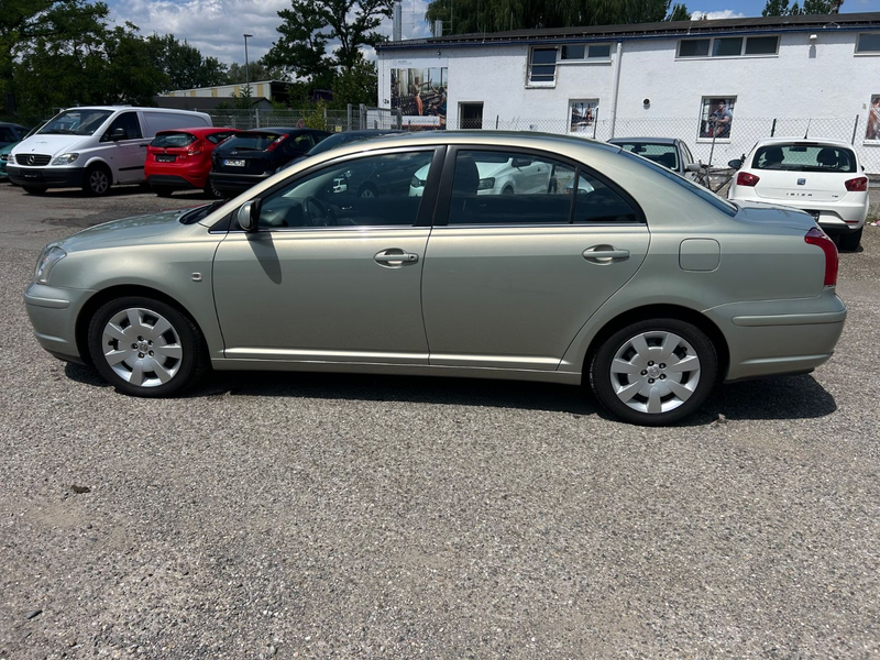 Toyota Avensis 2.0 Sol Lim. TÜV neu! Service neu! — photo 8