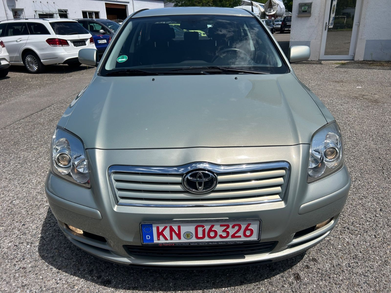 Toyota Avensis 2.0 Sol Lim. TÜV neu! Service neu! — photo 2