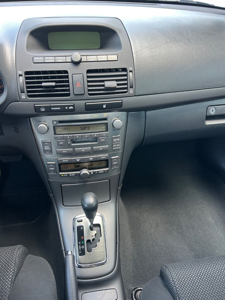 Toyota Avensis 2.0 Sol Lim. TÜV neu! Service neu! — photo 10