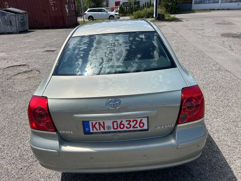 Toyota Avensis 2.0 Sol Lim. TÜV neu! Service neu! — photo 6