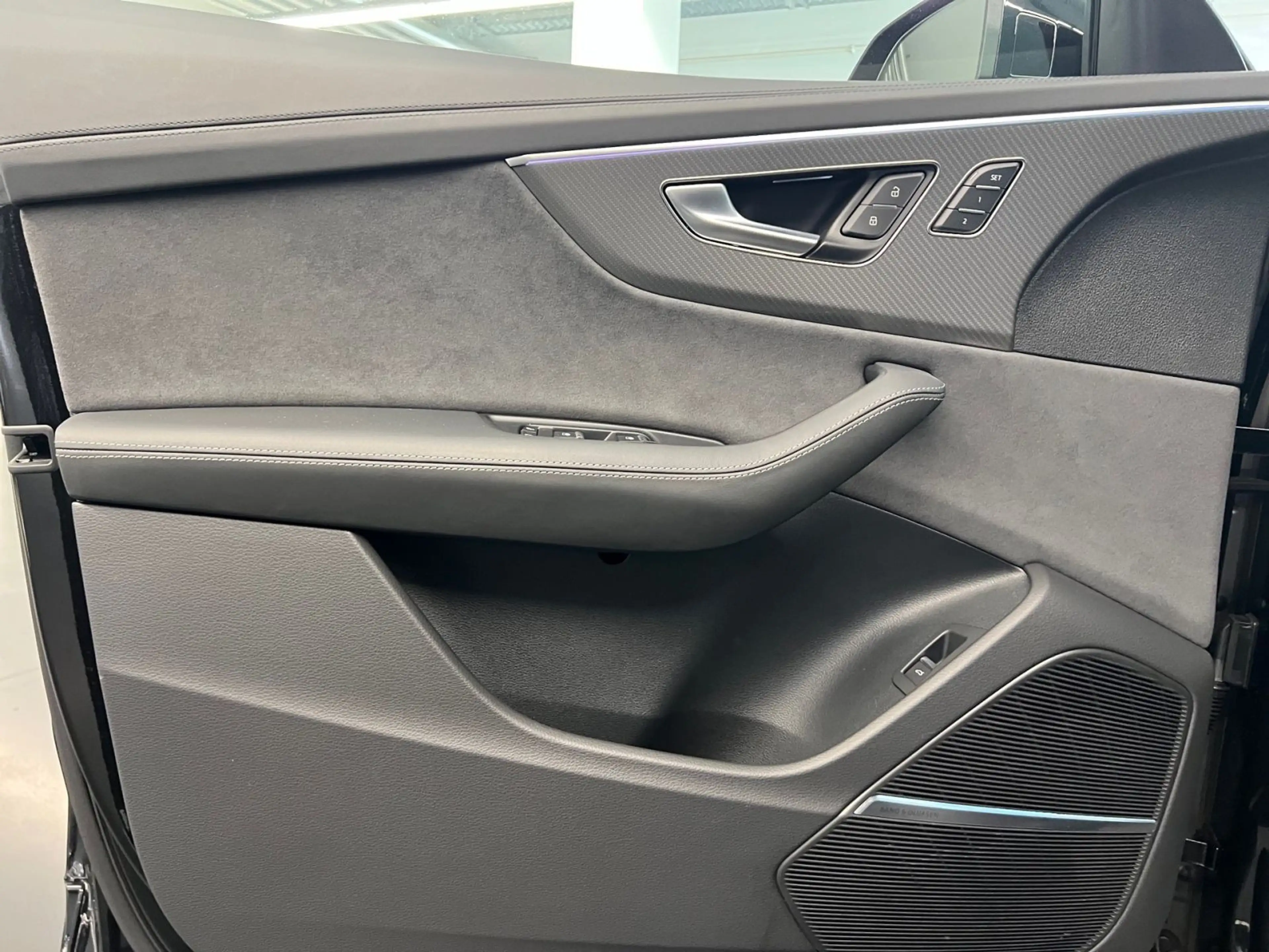 Audi RS Q8 quattro tiptronic Matrix B&O HuD AHK LUFT — photo 8