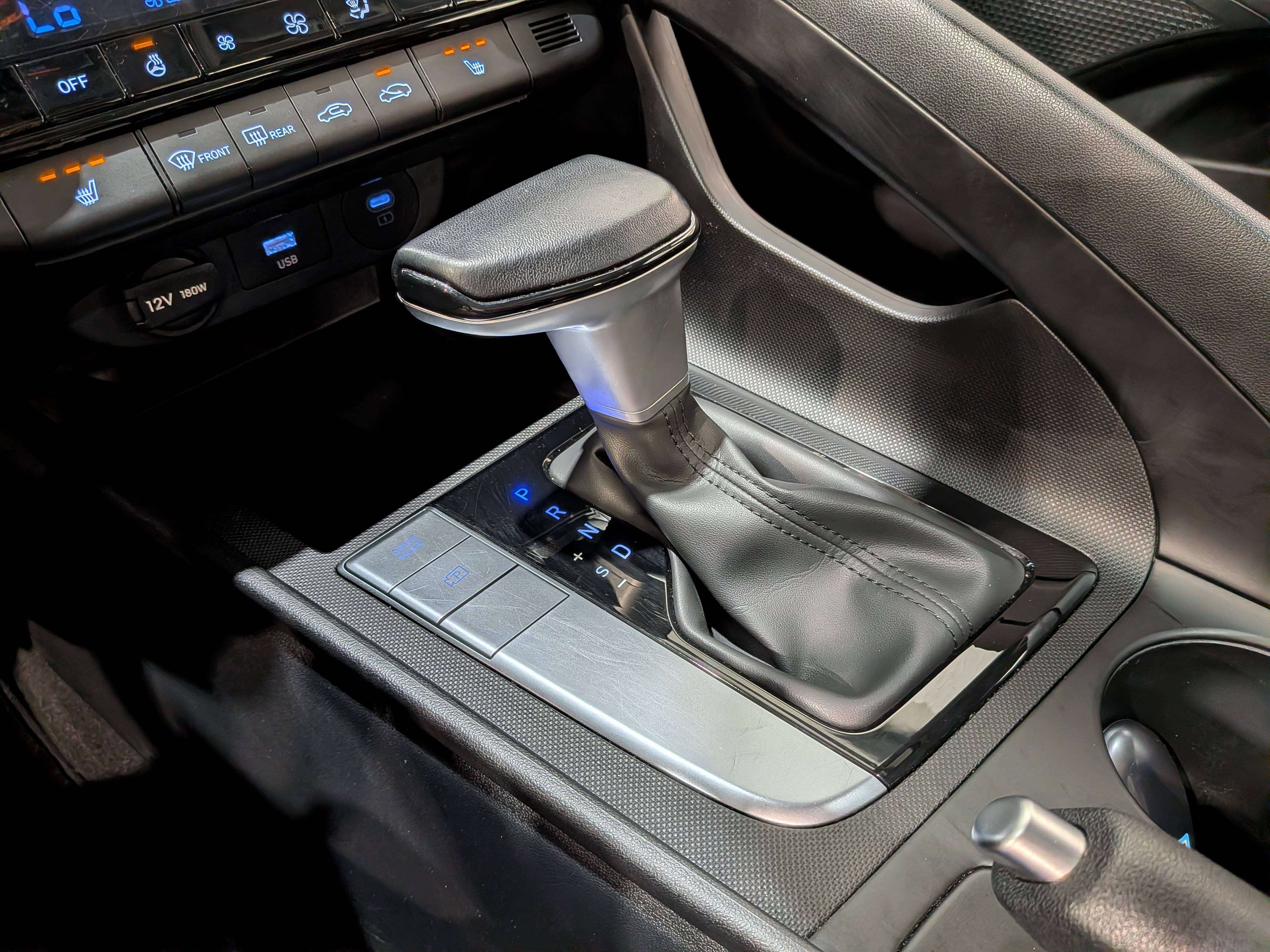 Hyundai Elantra 2025