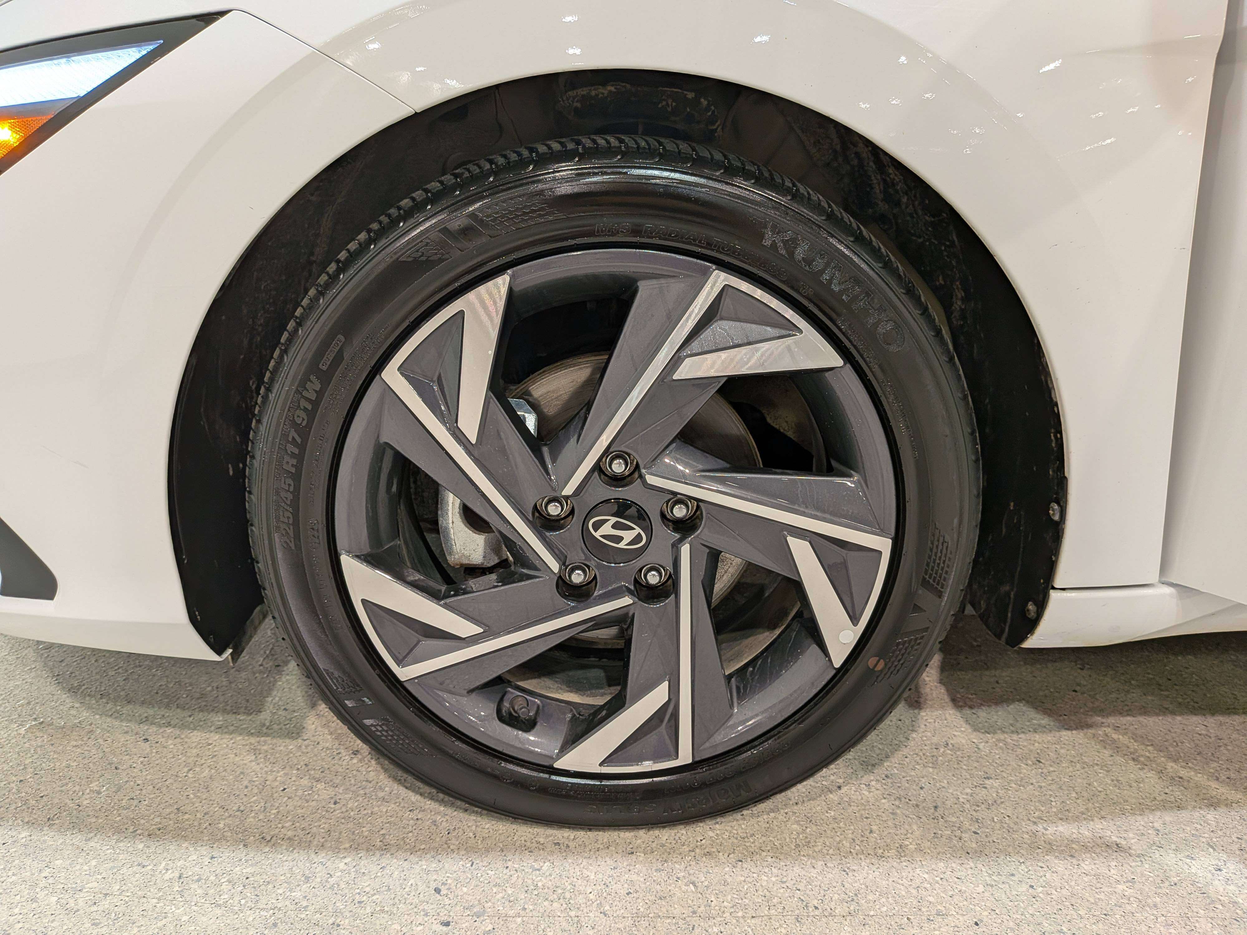 Hyundai Elantra 2025