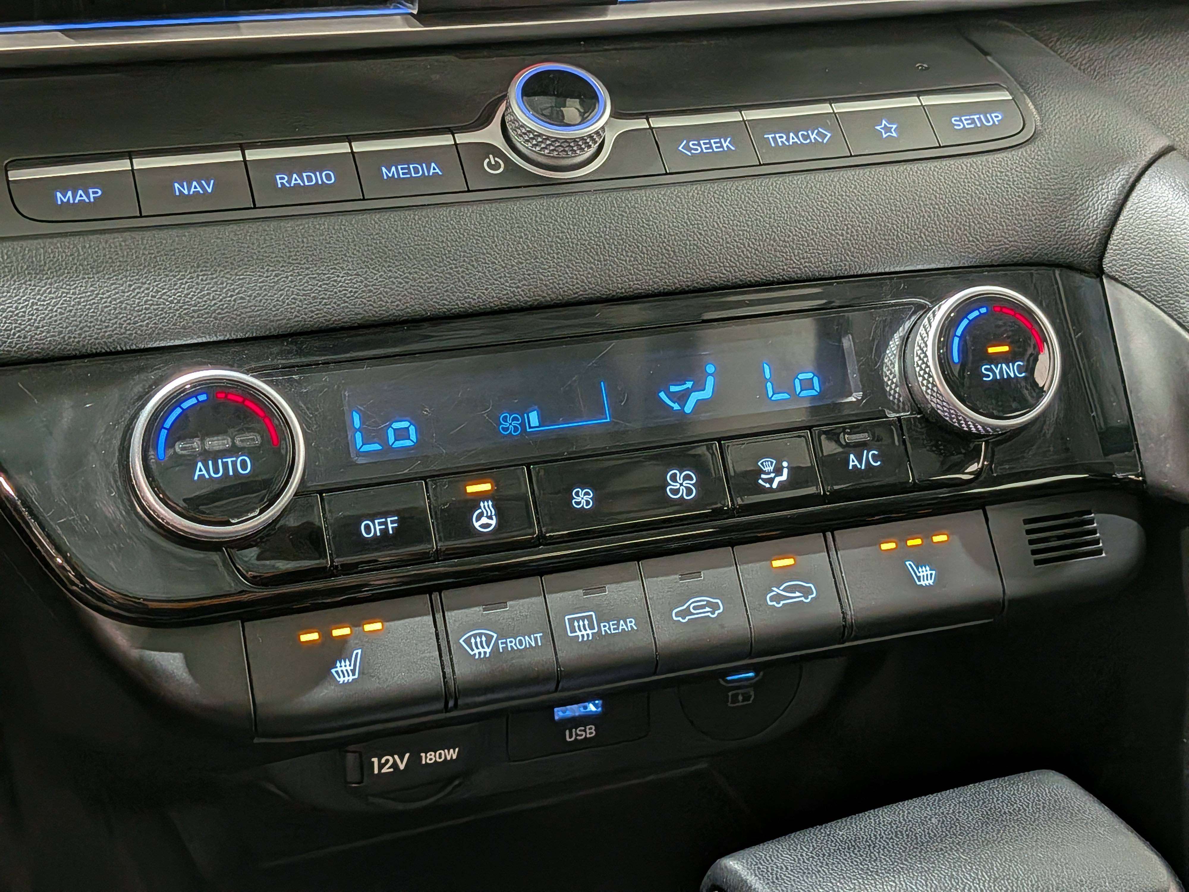 Hyundai Elantra 2025