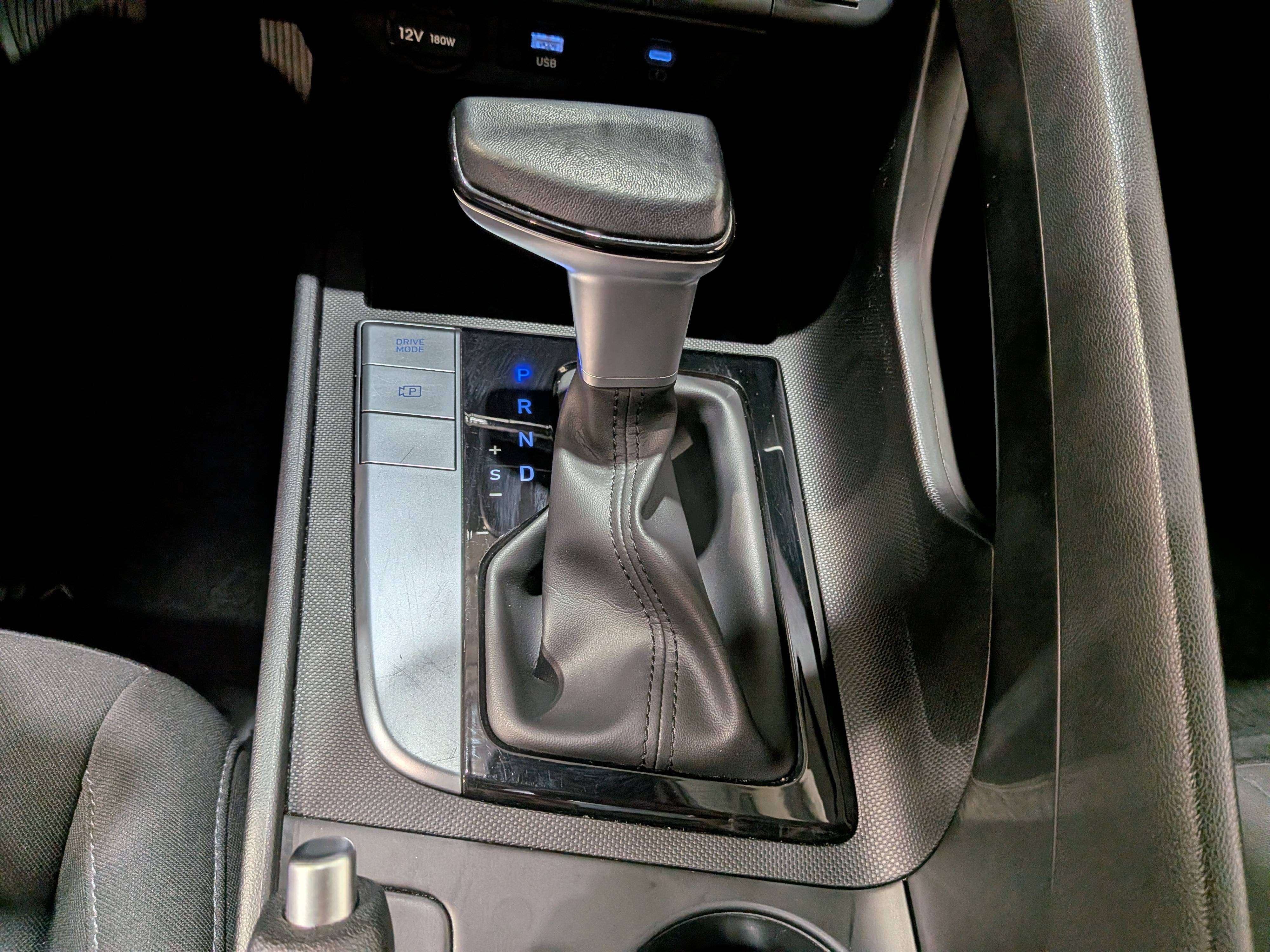 Hyundai Elantra 2025