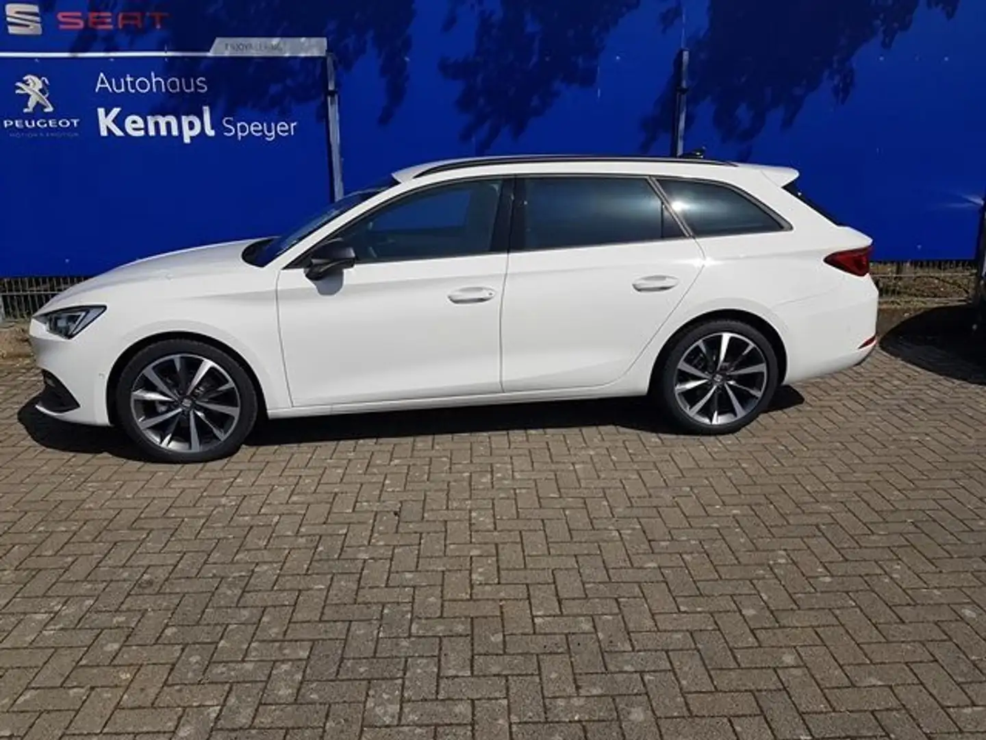 SEAT Leon Sportstourer 1.5 eTSI ACT OPF DSG FR Blanc - 2