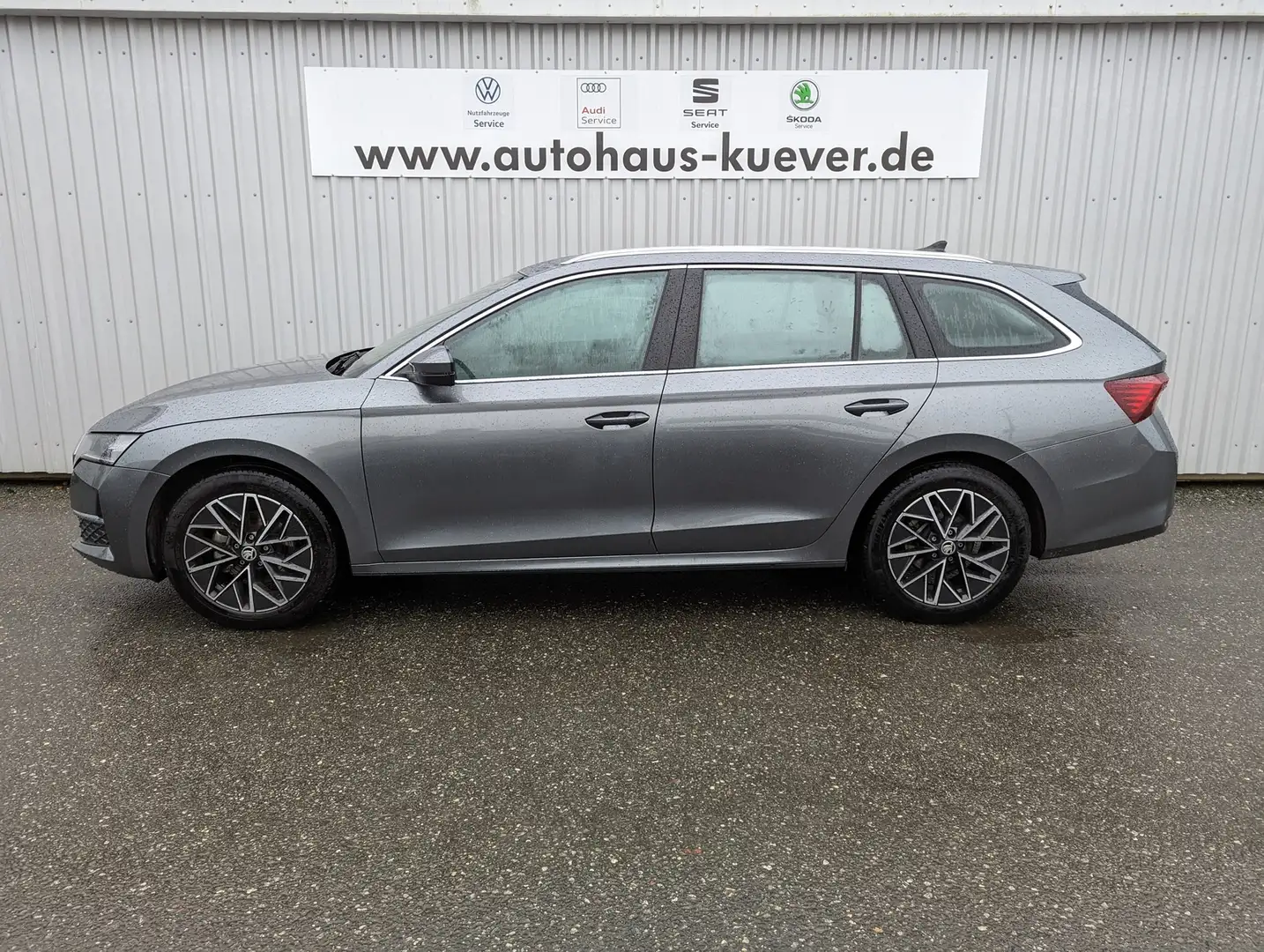 Skoda Octavia Combi 1,5 eTSI DSG ACC+LED+AHK+Shzg.+17´´ Grey - 2