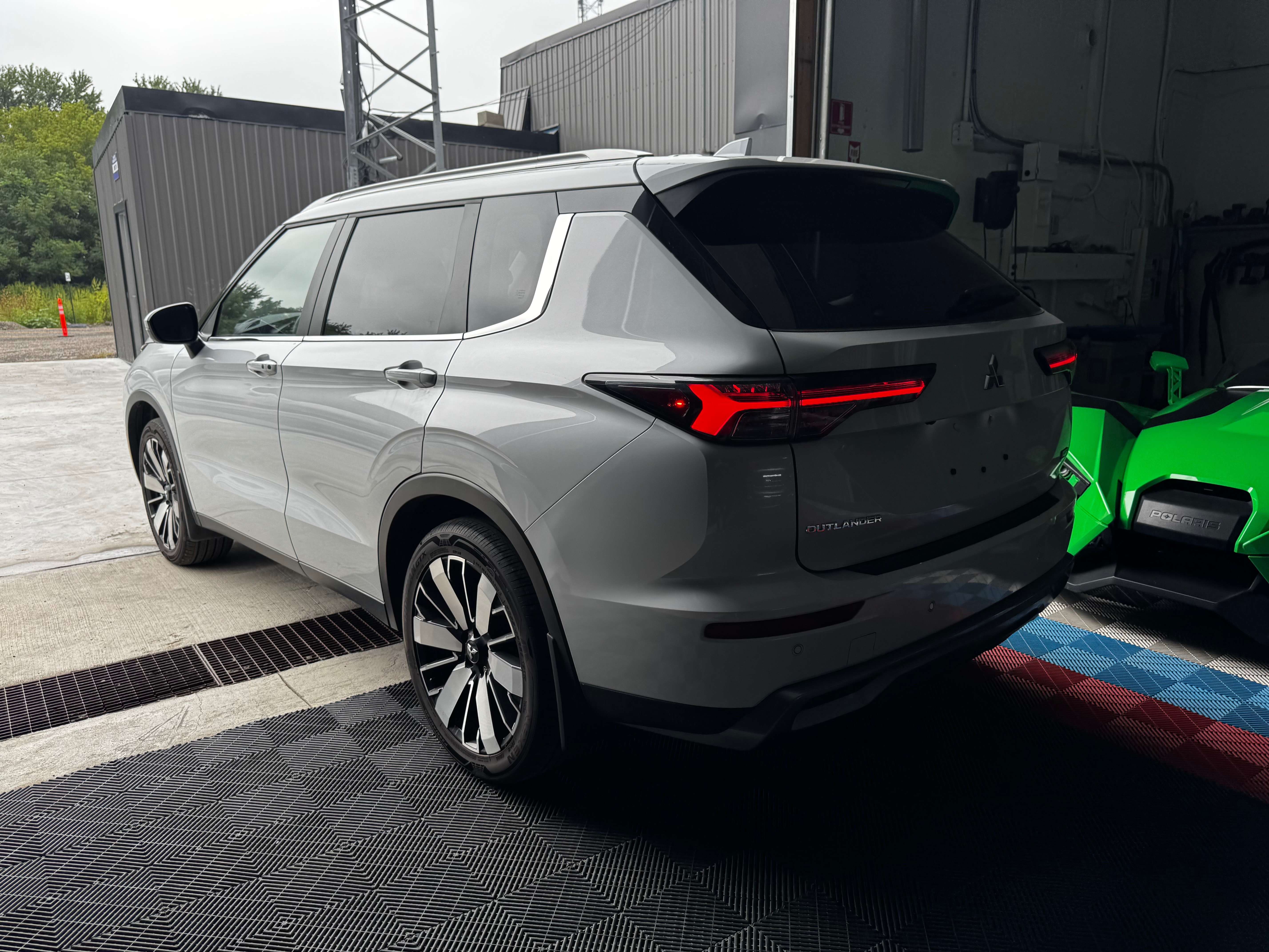 2025 Mitsubishi Outlander SE — снимка 1