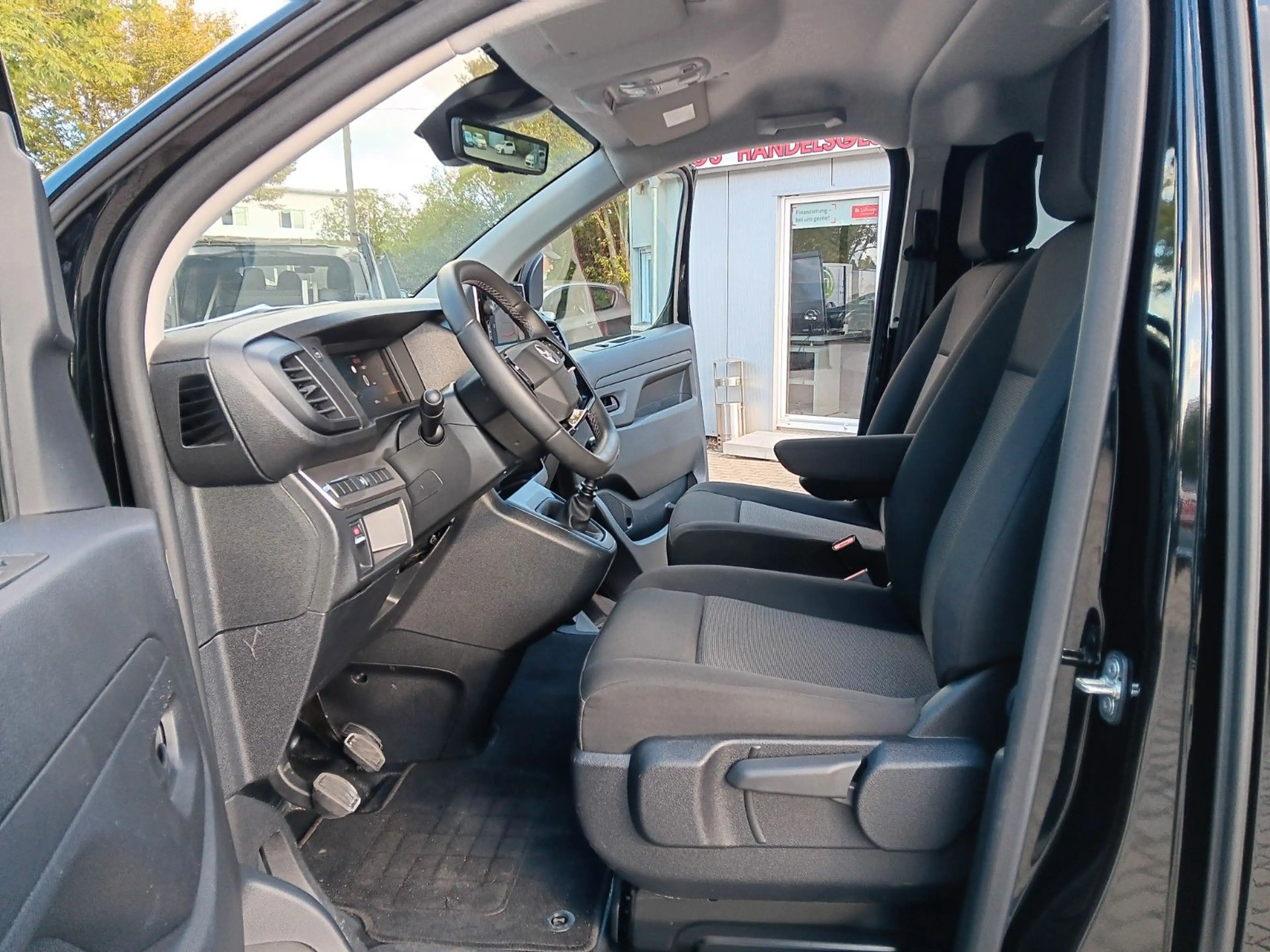 Opel Vivaro Kasten Basis L3  Doppelkabine 5-Sitze — photo 10