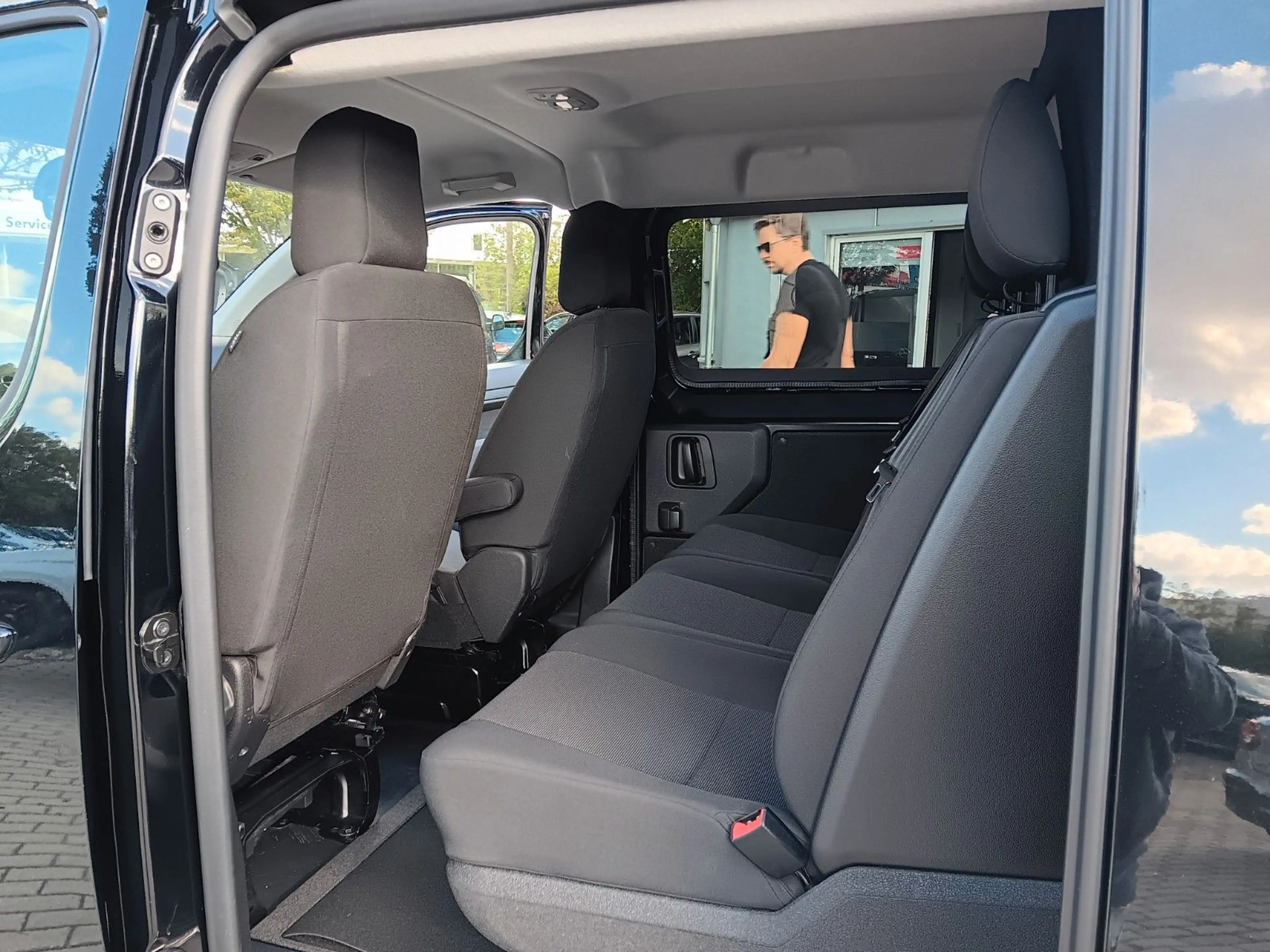 Opel Vivaro Kasten Basis L3  Doppelkabine 5-Sitze — photo 9