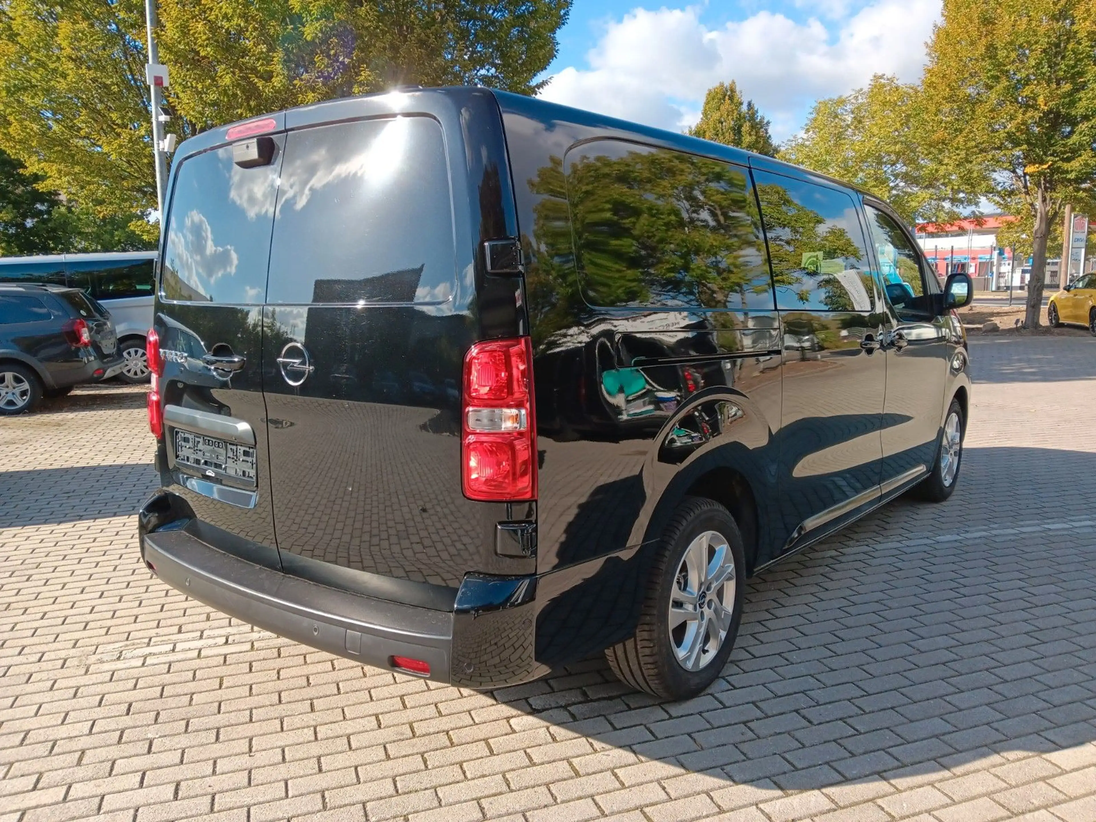 Opel Vivaro Kasten Basis L3  Doppelkabine 5-Sitze — photo 4