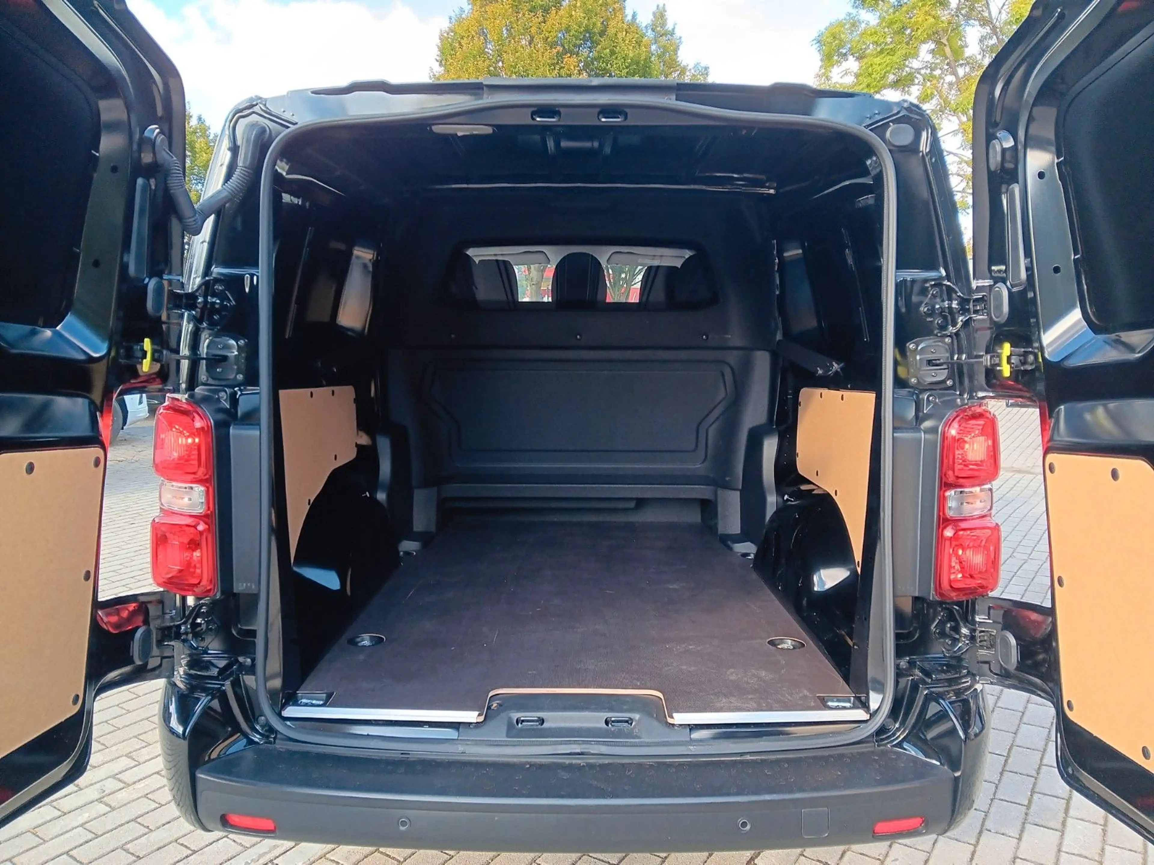 Opel Vivaro Kasten Basis L3  Doppelkabine 5-Sitze — photo 8