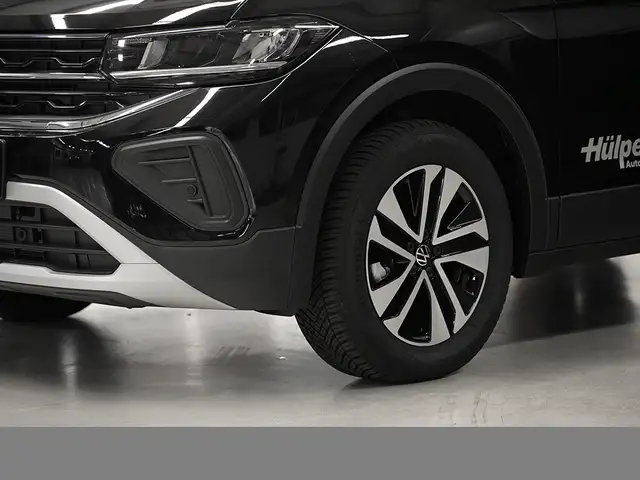 Volkswagen T-Cross view 5