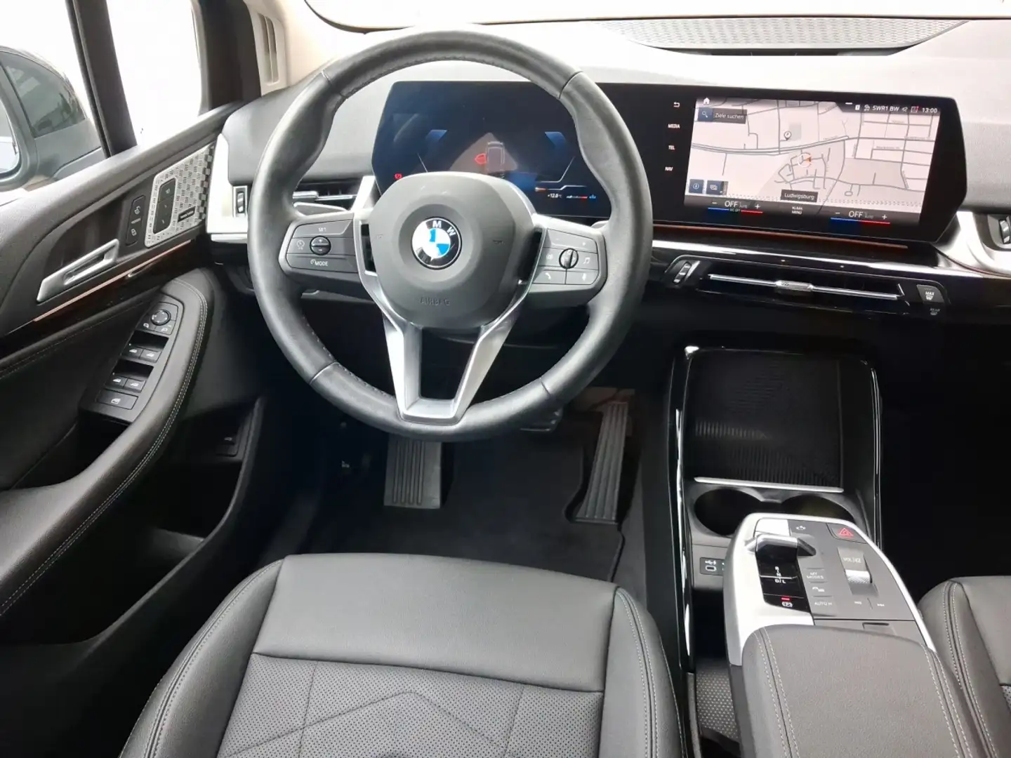BMW 223 i Active Tourer Luxury Line Navi LED ParkAss Schwarz - 2