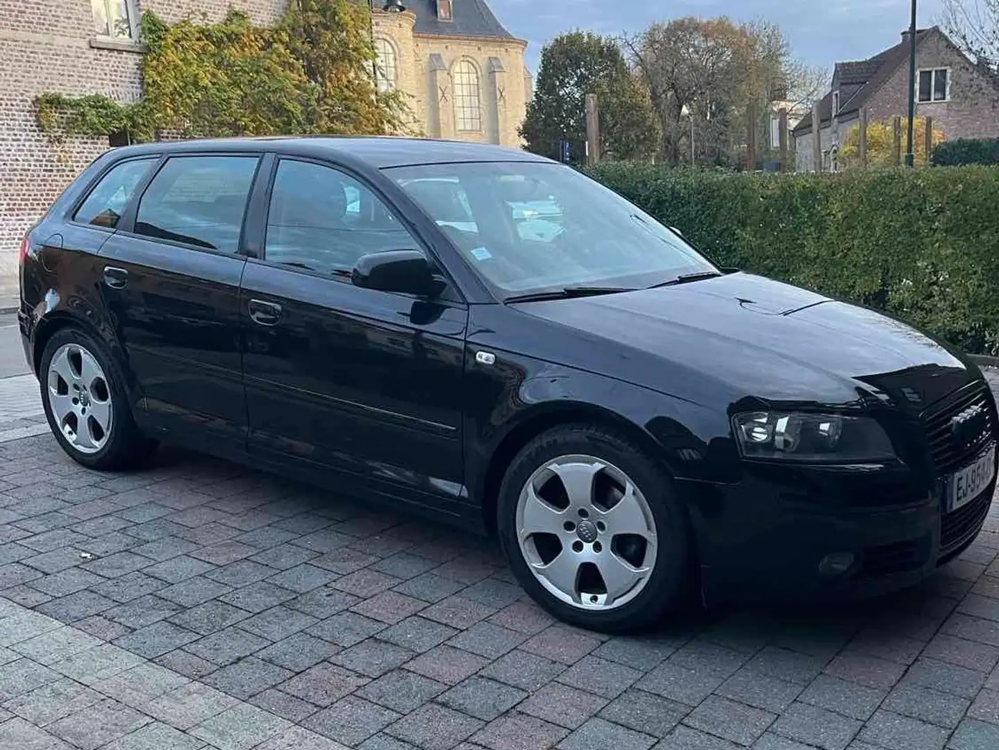 Audi A3 A3 Sportback 2.0i 16v FSI Ambition S line Noir - 1