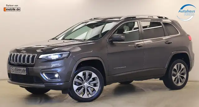 Jeep Cherokee view 3