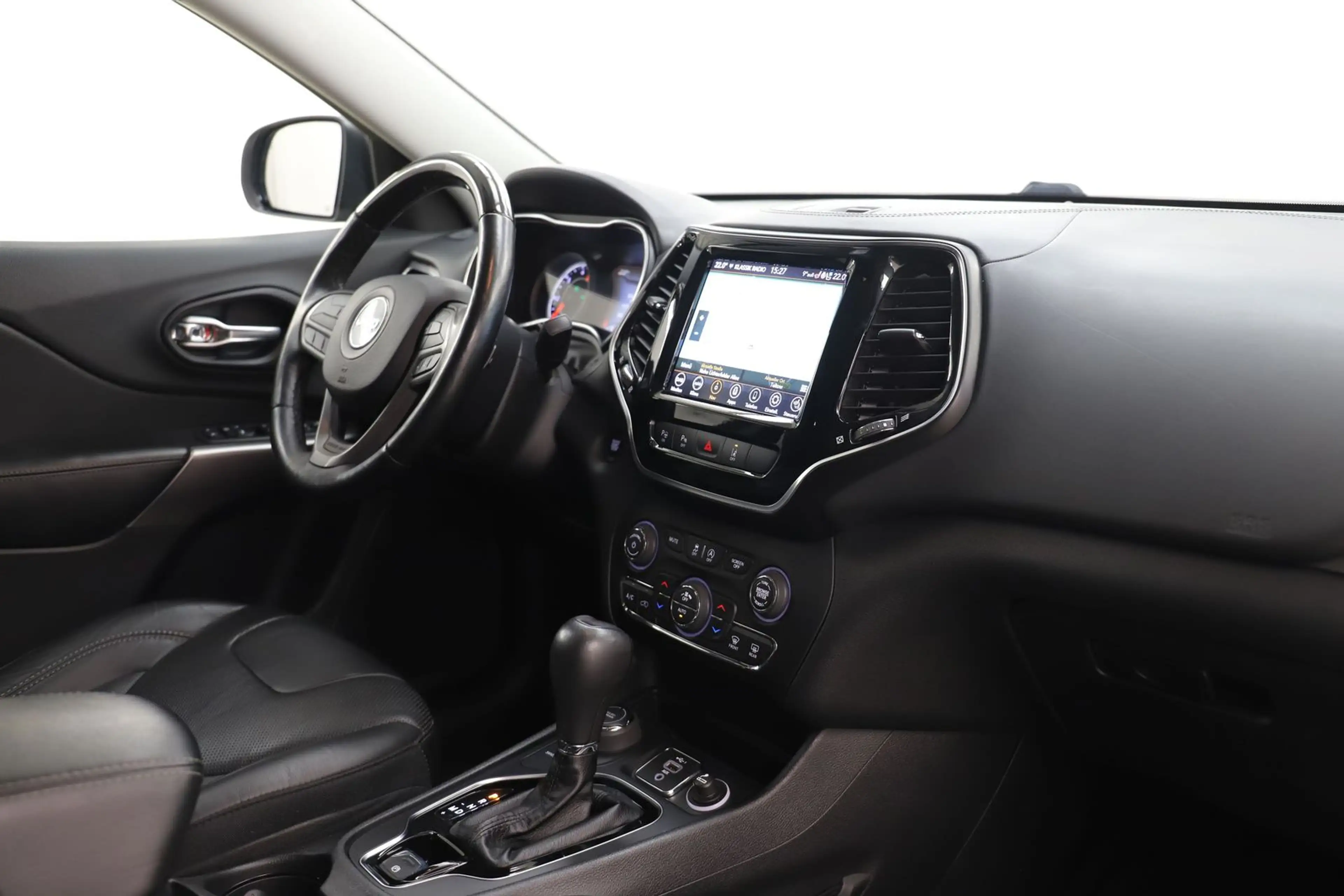 Jeep Cherokee 2.2CRD 195PS Overland 4WD Pano ACC 1Han — photo 15
