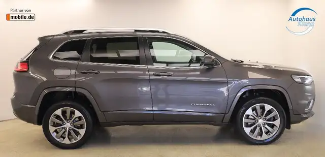 Jeep Cherokee view 5