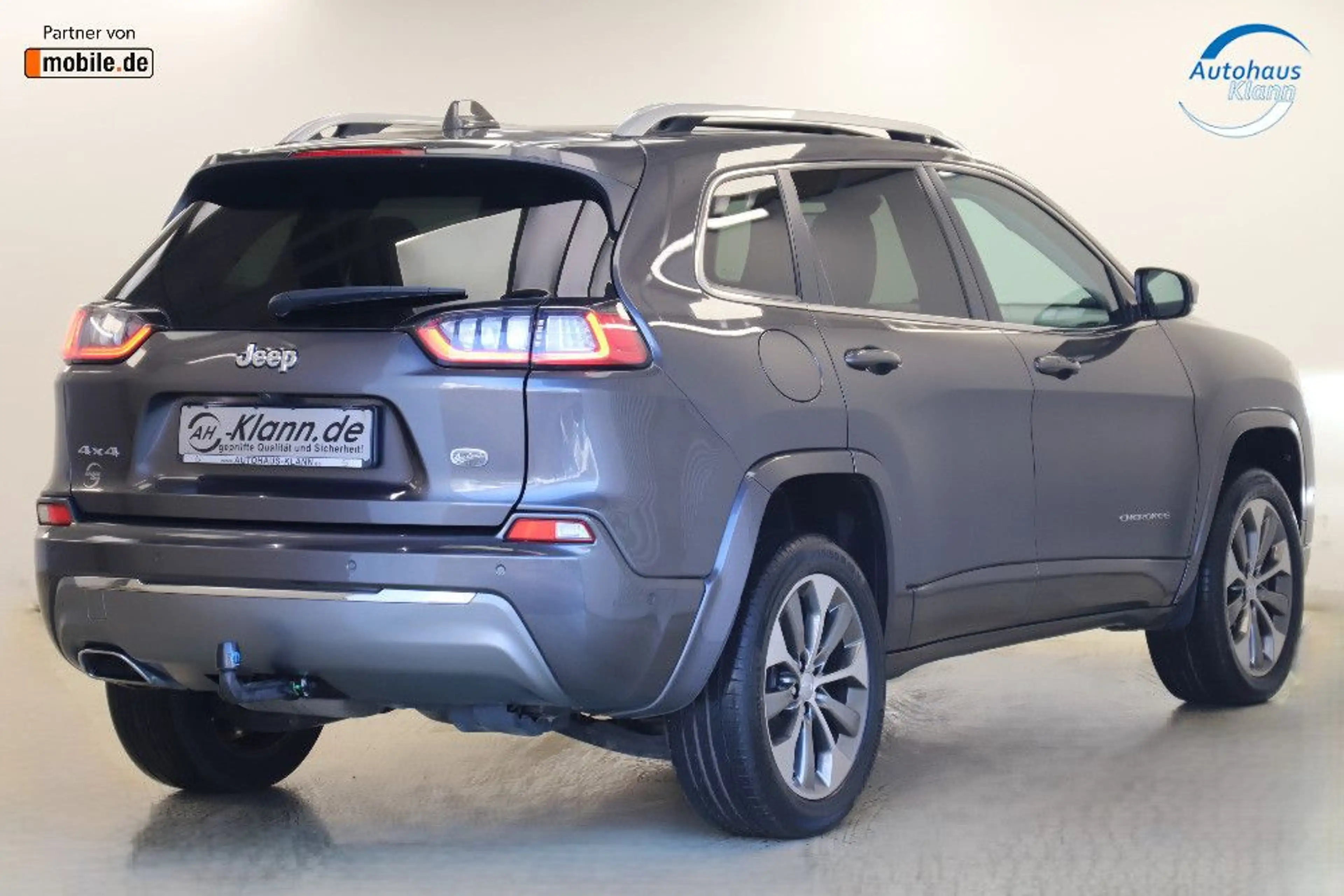 Jeep Cherokee 2.2CRD 195PS Overland 4WD Pano ACC 1Han — photo 8