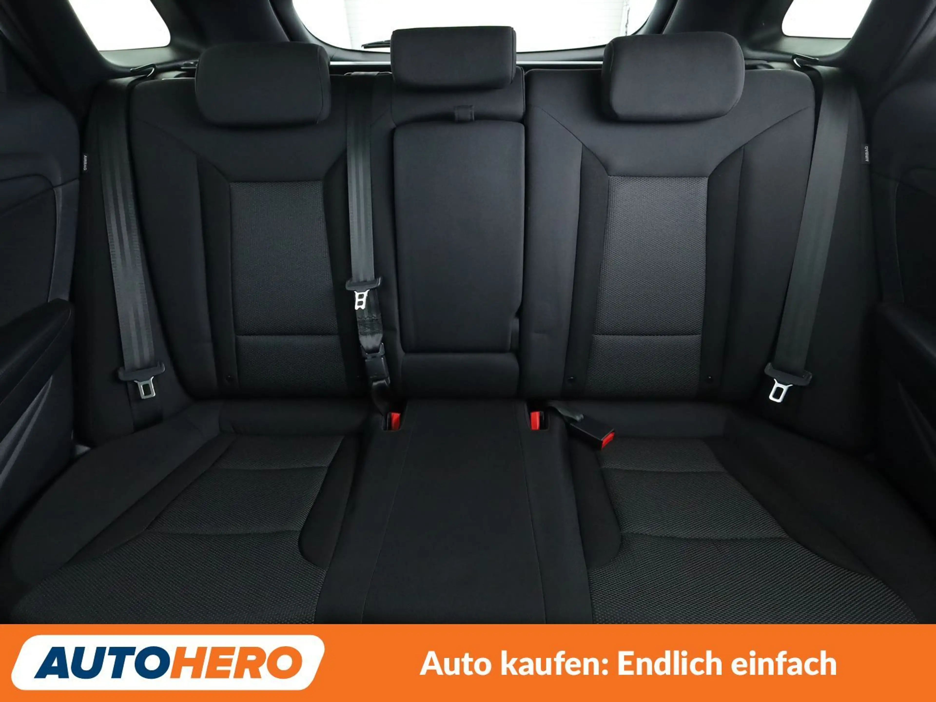 Hyundai i40 1.7 CRDi FIFA World Cup Edition Aut.*NAVI*XENON* — photo 15