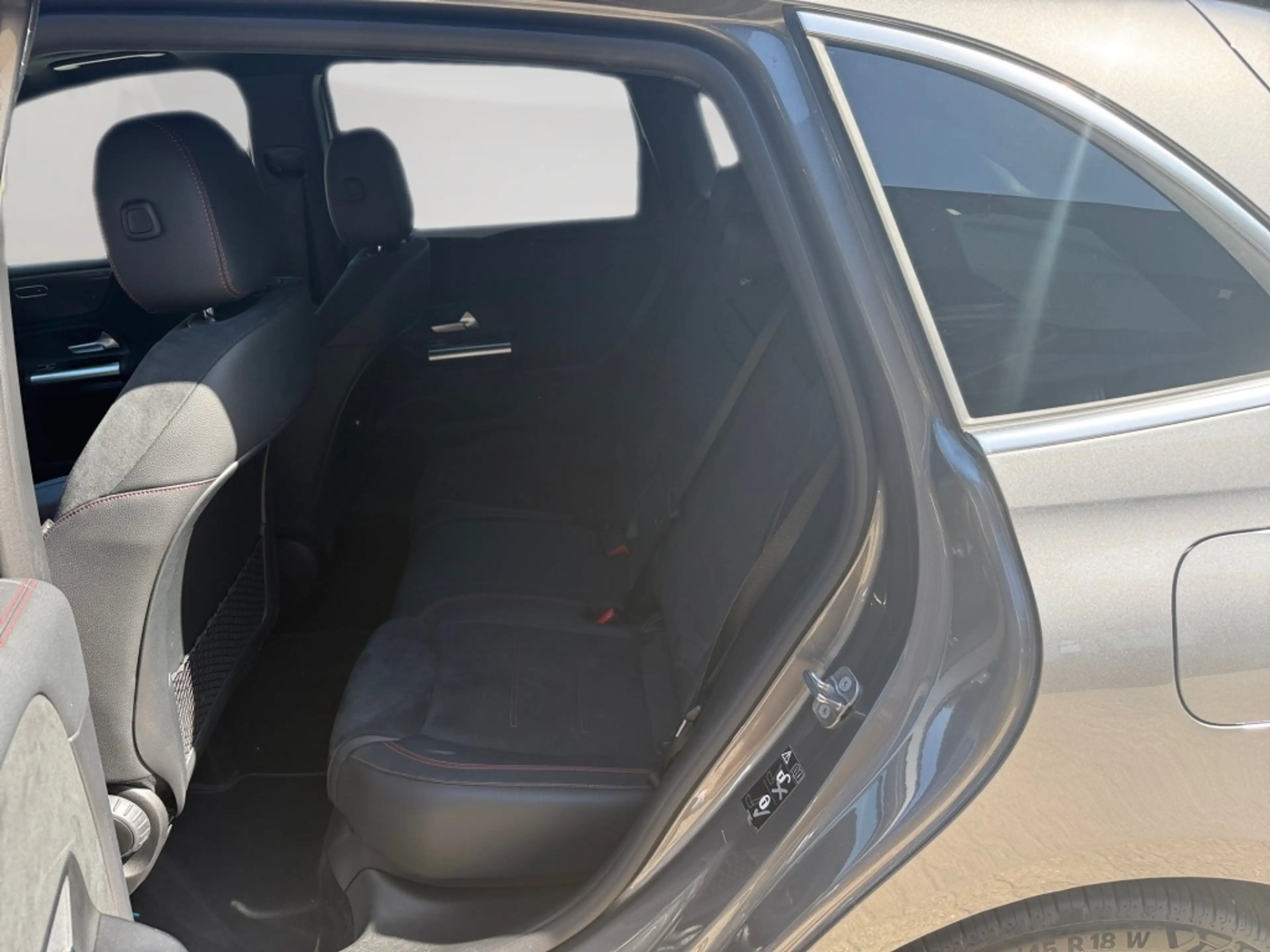 Mercedes-Benz B 250 e  AMG AHK KAMERA PANO SPUR STANDH PDC SHD — photo 14
