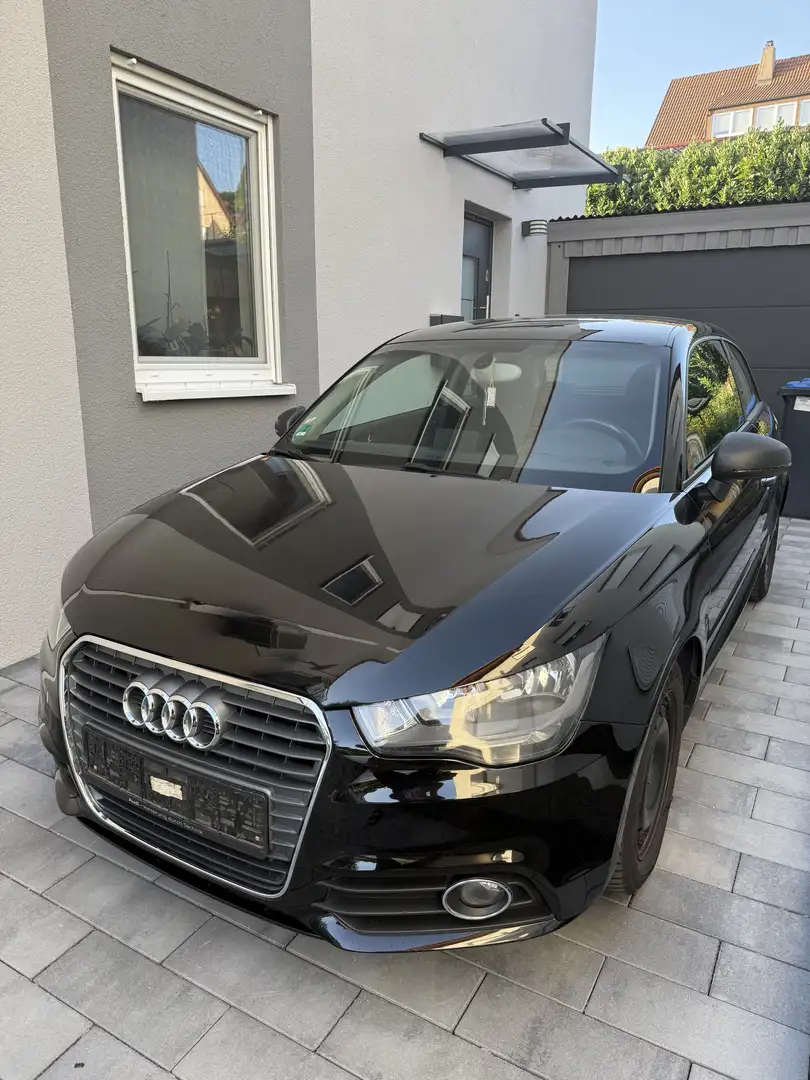 Audi A1 attraction Schwarz - 1