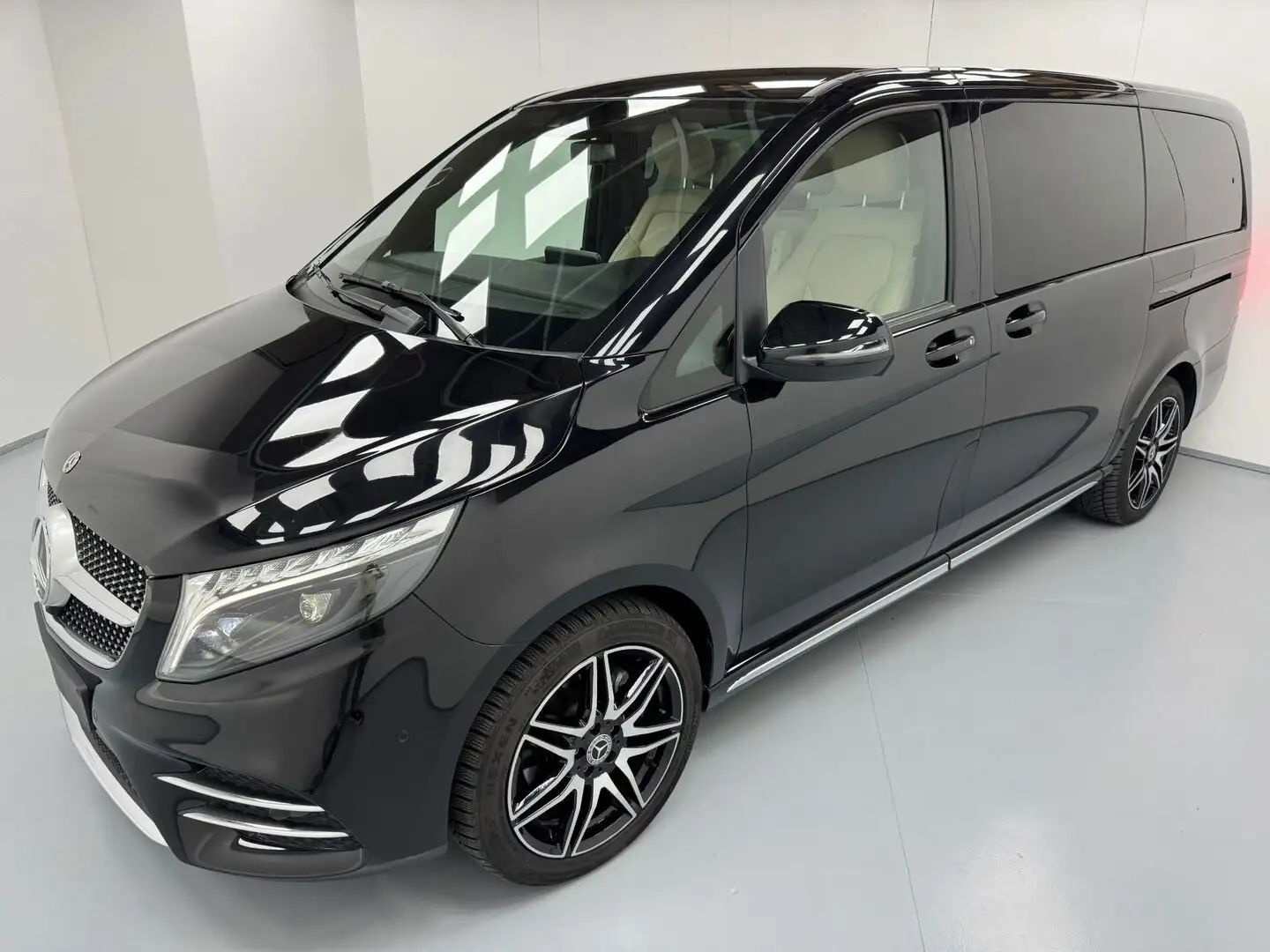 Mercedes-Benz V 300 d *Promo Kasko* LONG AVANTGARDE AMG 4MATIC 237CV Schwarz - 1