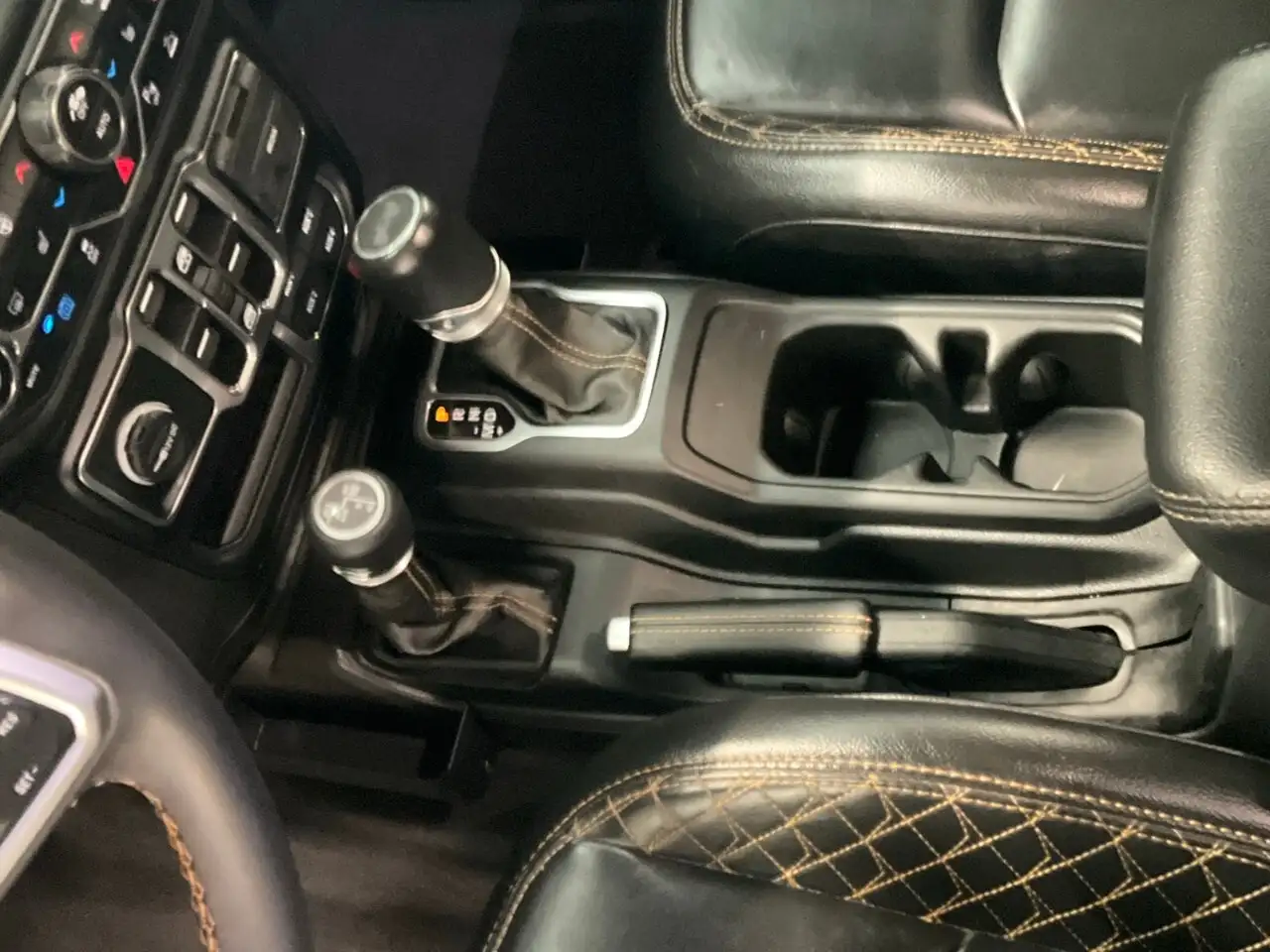 Jeep Wrangler photo Jeep Wrangler