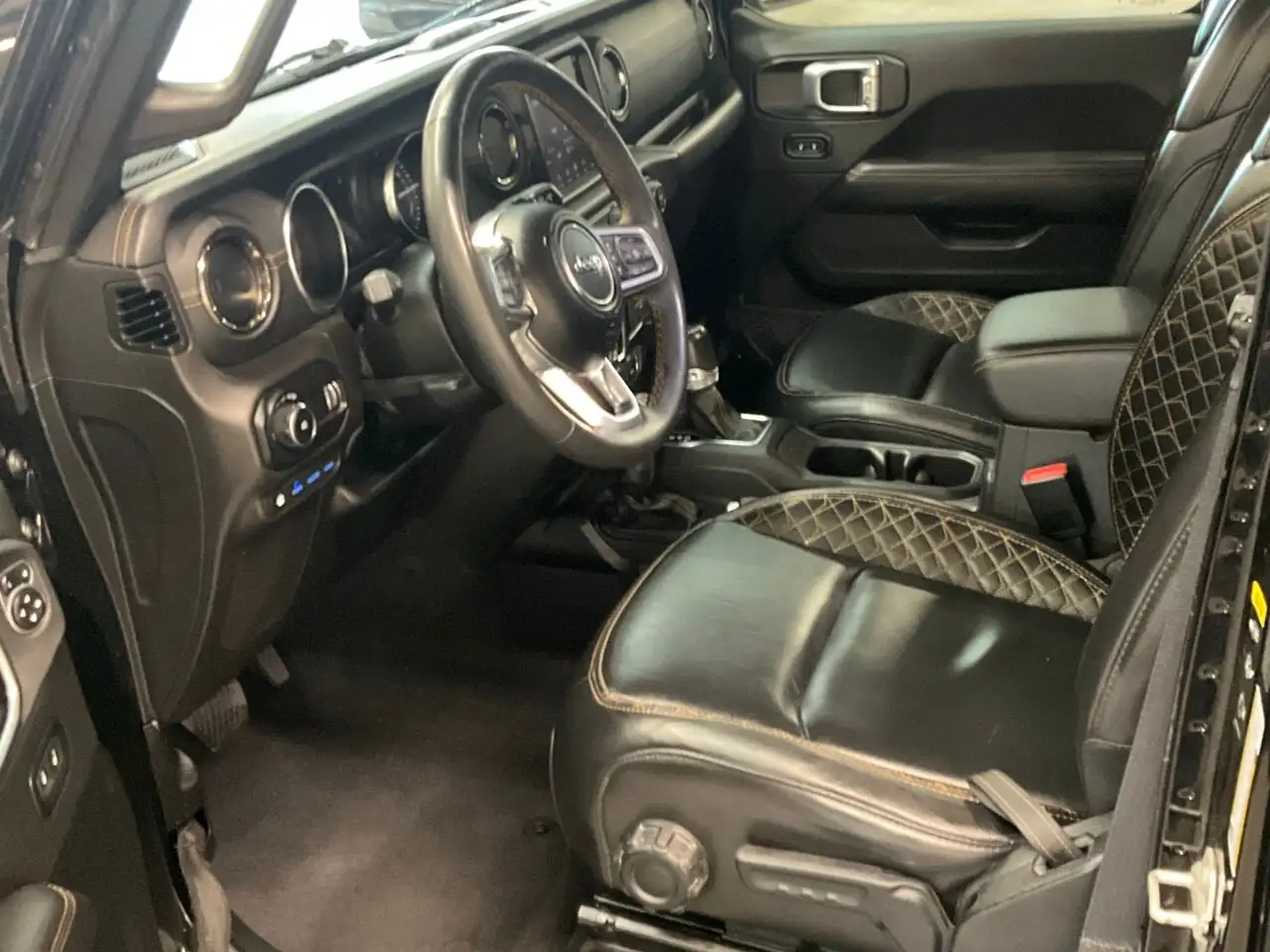 Jeep Wrangler photo Jeep Wrangler