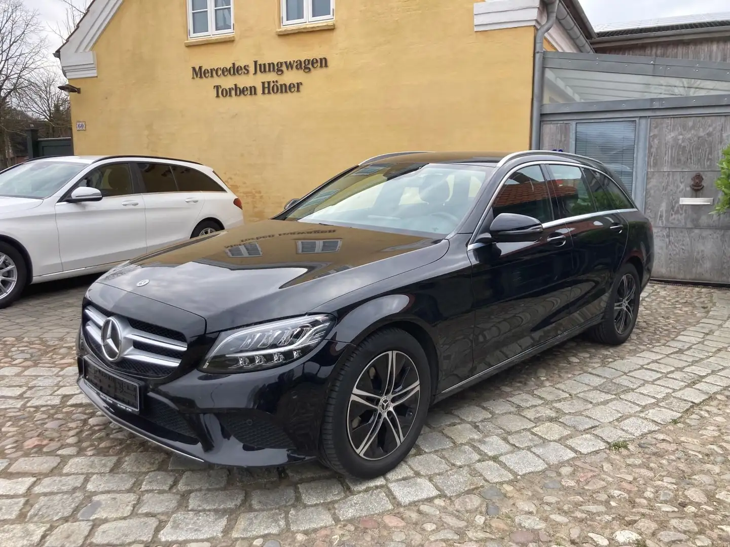 Mercedes-Benz C 200 Td Avantgarde 9G-Tr. LED Navi Kamera MBux Schwarz - 1