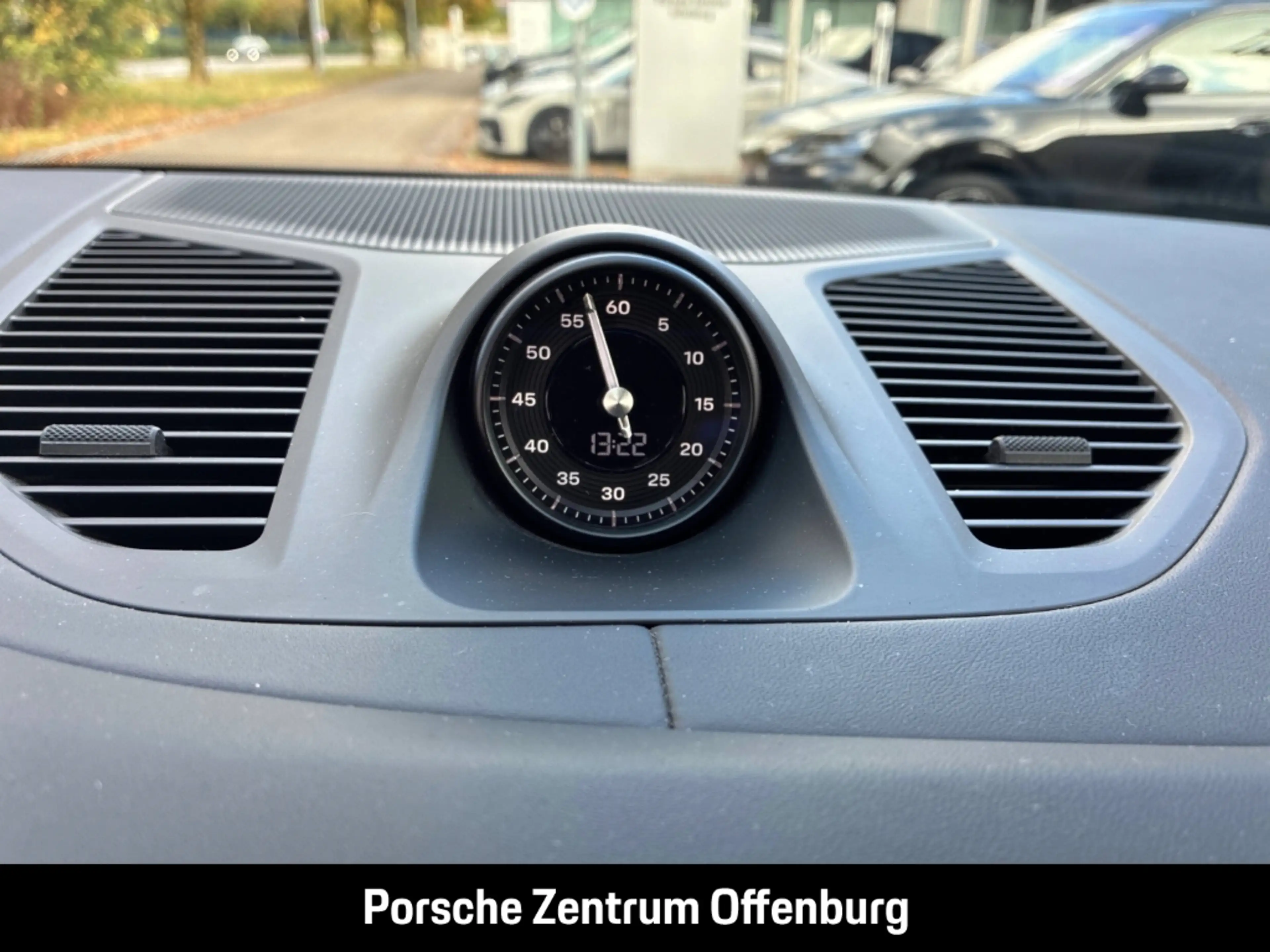 Porsche Cayenne E-Hybrid — photo 13