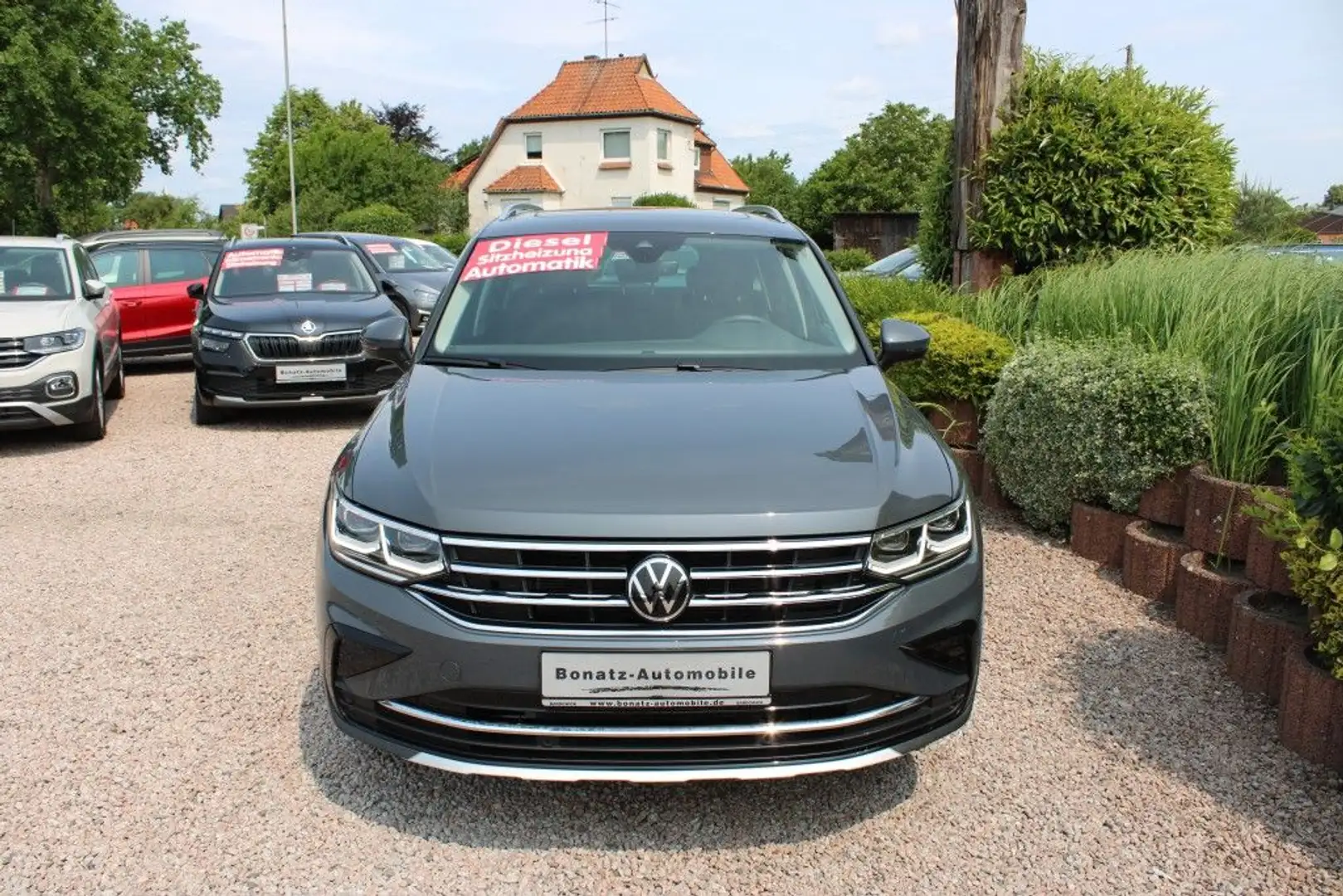 Volkswagen Tiguan 2.0 TDI DSG Elegance*Navi,Panorama,ACC,Matrix,SHZ* Gris - 2