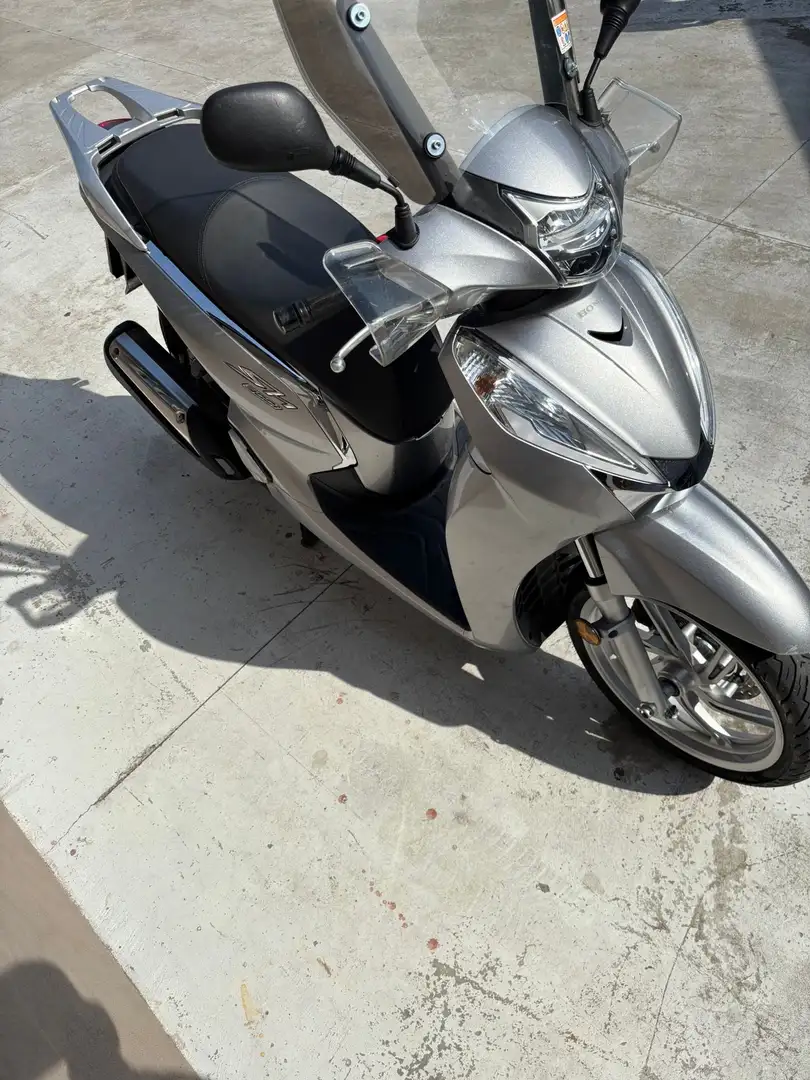 Honda SH 300 ABS - 1