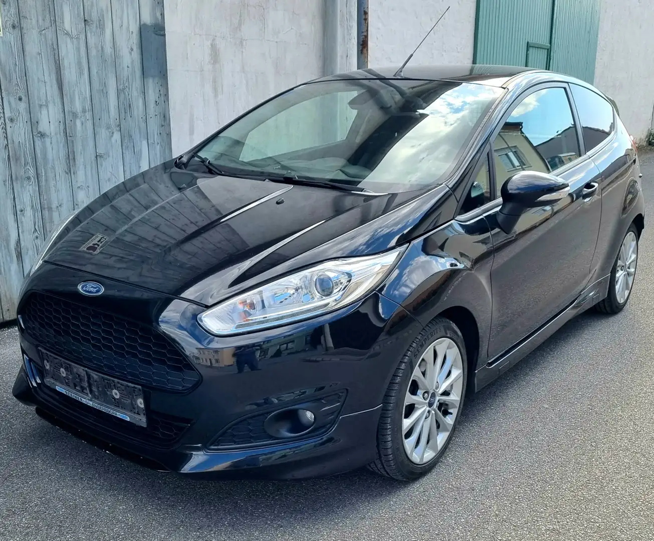 Ford Fiesta Fiesta SportVan 1,6 TDCi Schwarz - 1