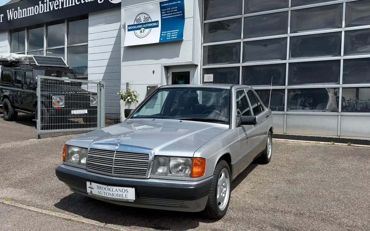 Mercedes-Benz 190 E 1.8, Topzustand, Automatik, SSD, H-Zul., foto 3
