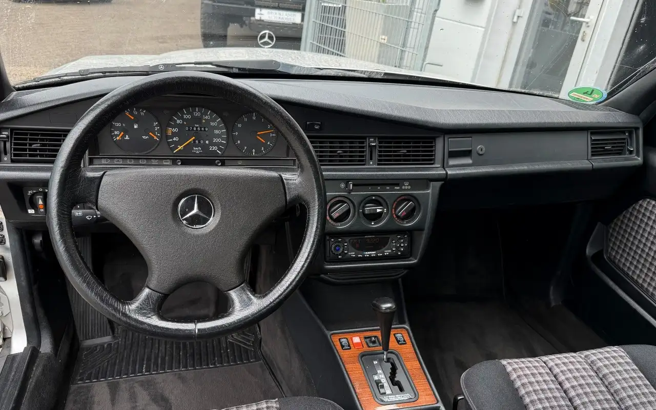 Mercedes-Benz 190 E 1.8, Topzustand, Automatik, SSD, H-Zul., foto 12