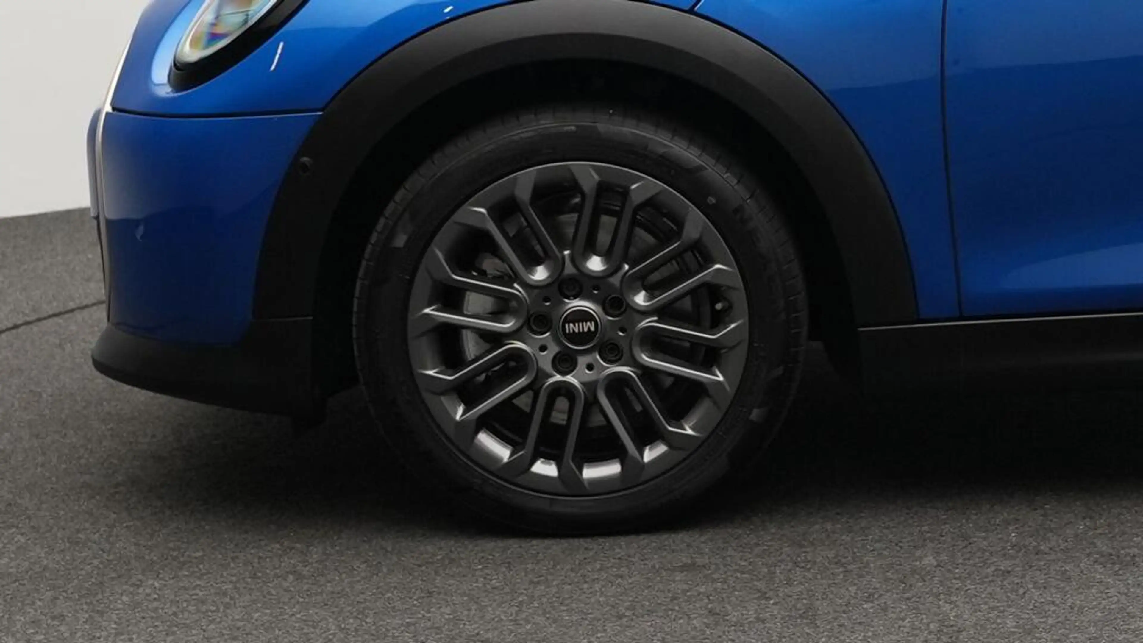 MINI Cooper C Favoured Trim — photo 9