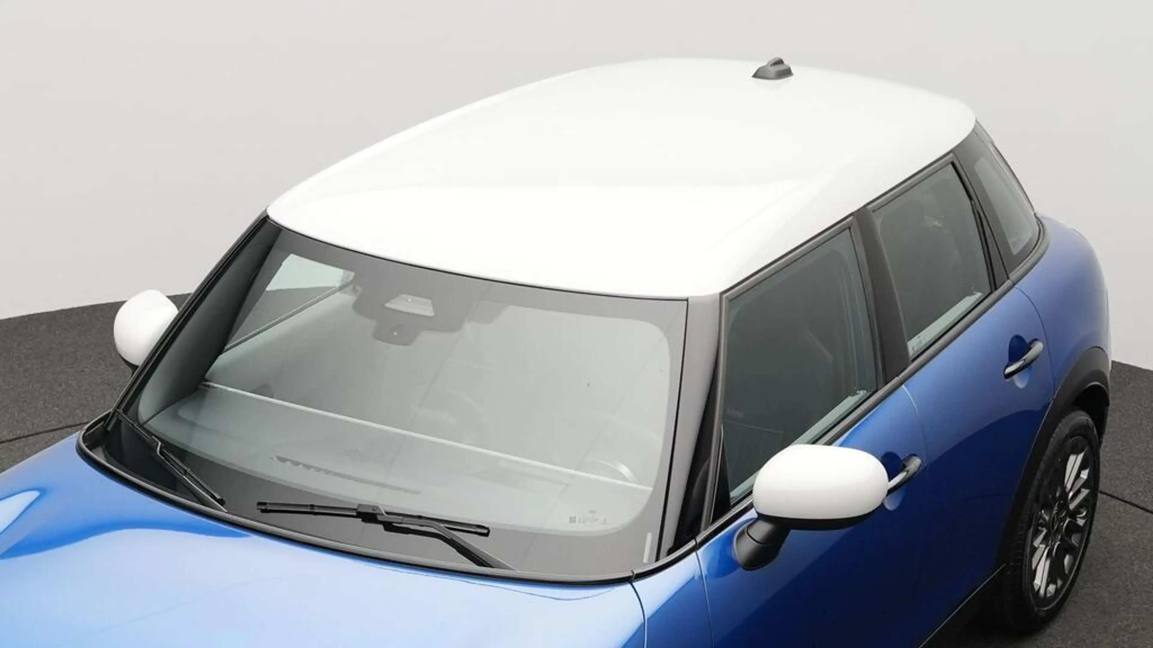 MINI Cooper C Favoured Trim — photo 22