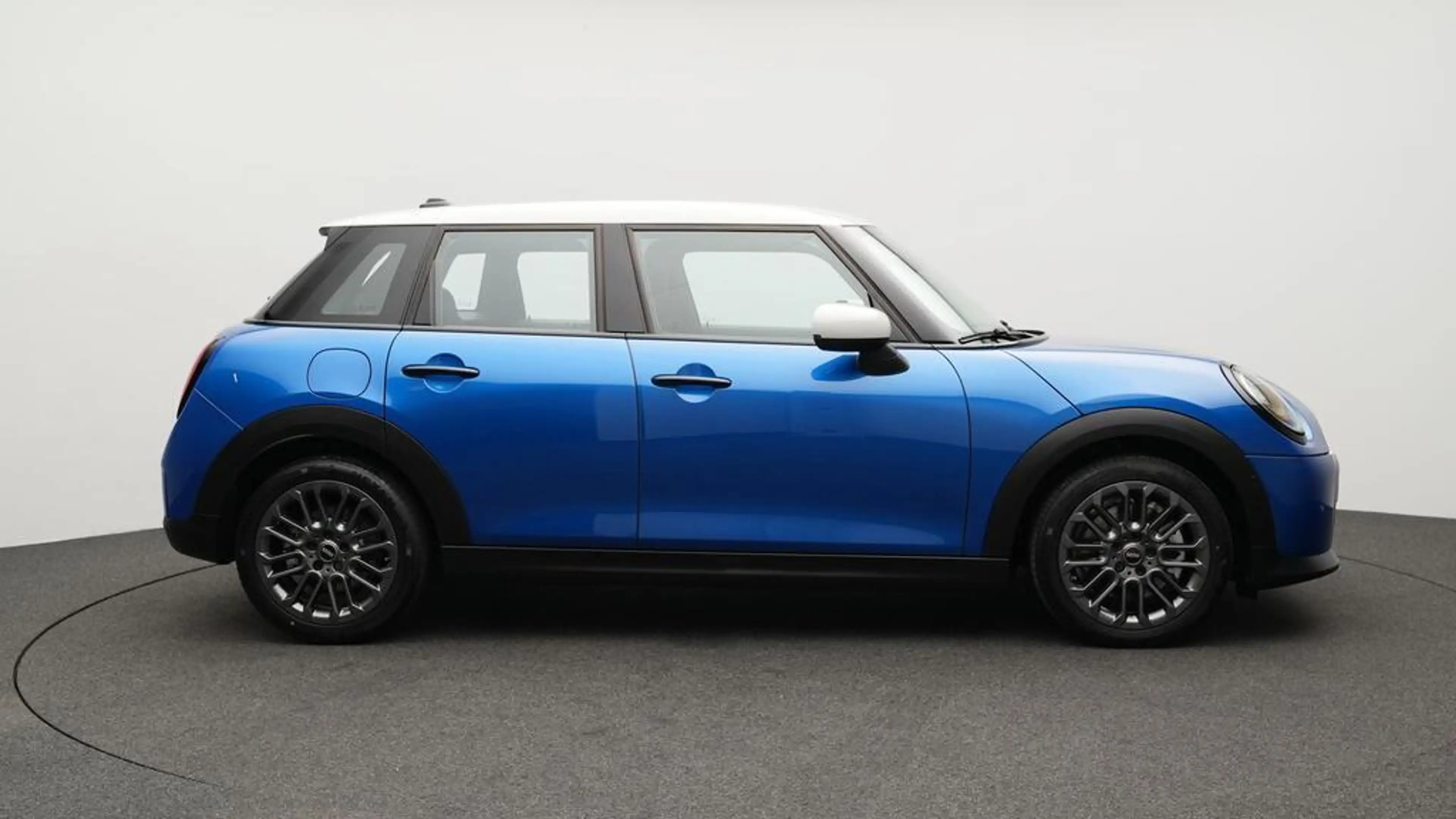 MINI Cooper C Favoured Trim — photo 2