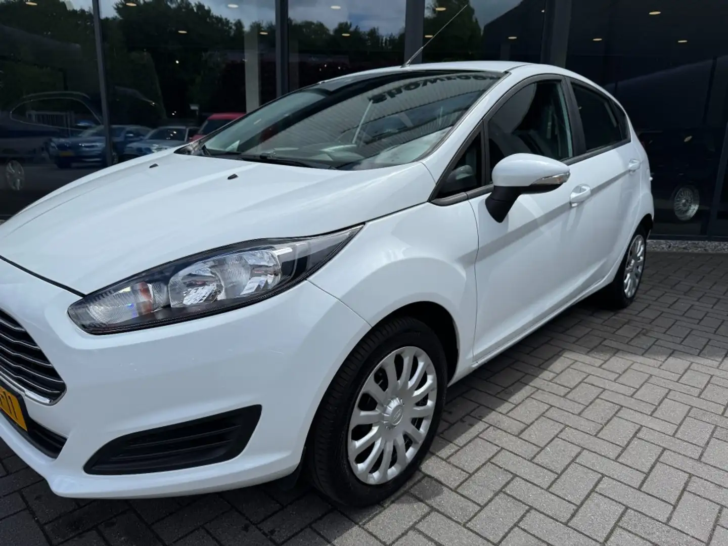 Ford Fiesta 1.0 STYLE,Navi,Airco,Multi Stuur,Elekt Pakket, Dea Bianco - 2