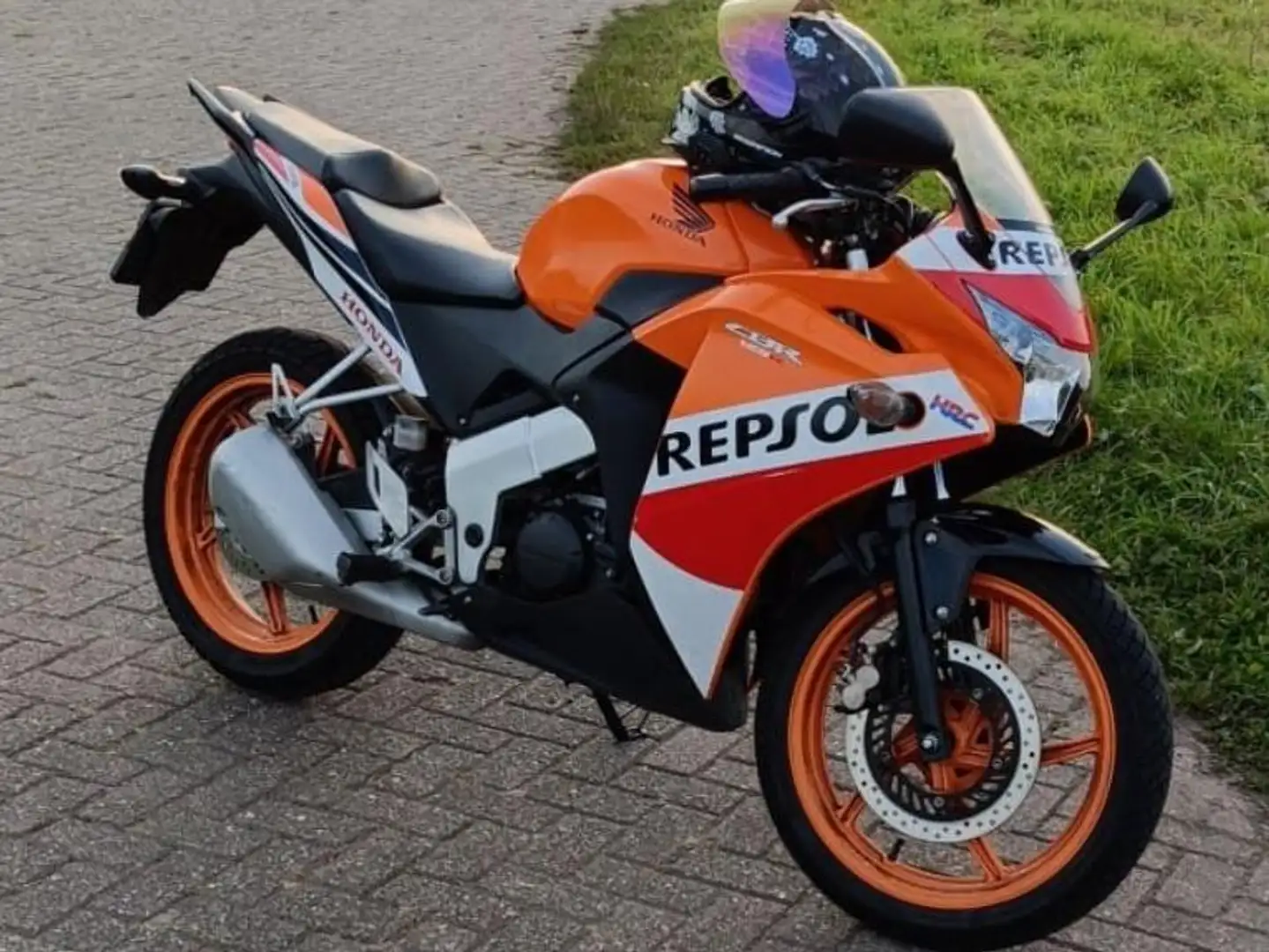 Honda CBR 125 CBR125R Repsol Oranje - 1