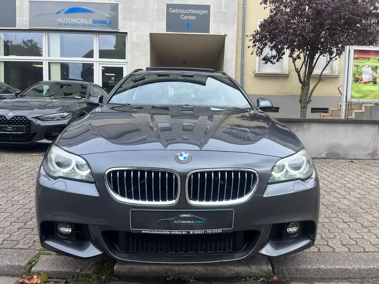 BMW 520 d Touring M Sport, Head-Up Panorama Grau - 2
