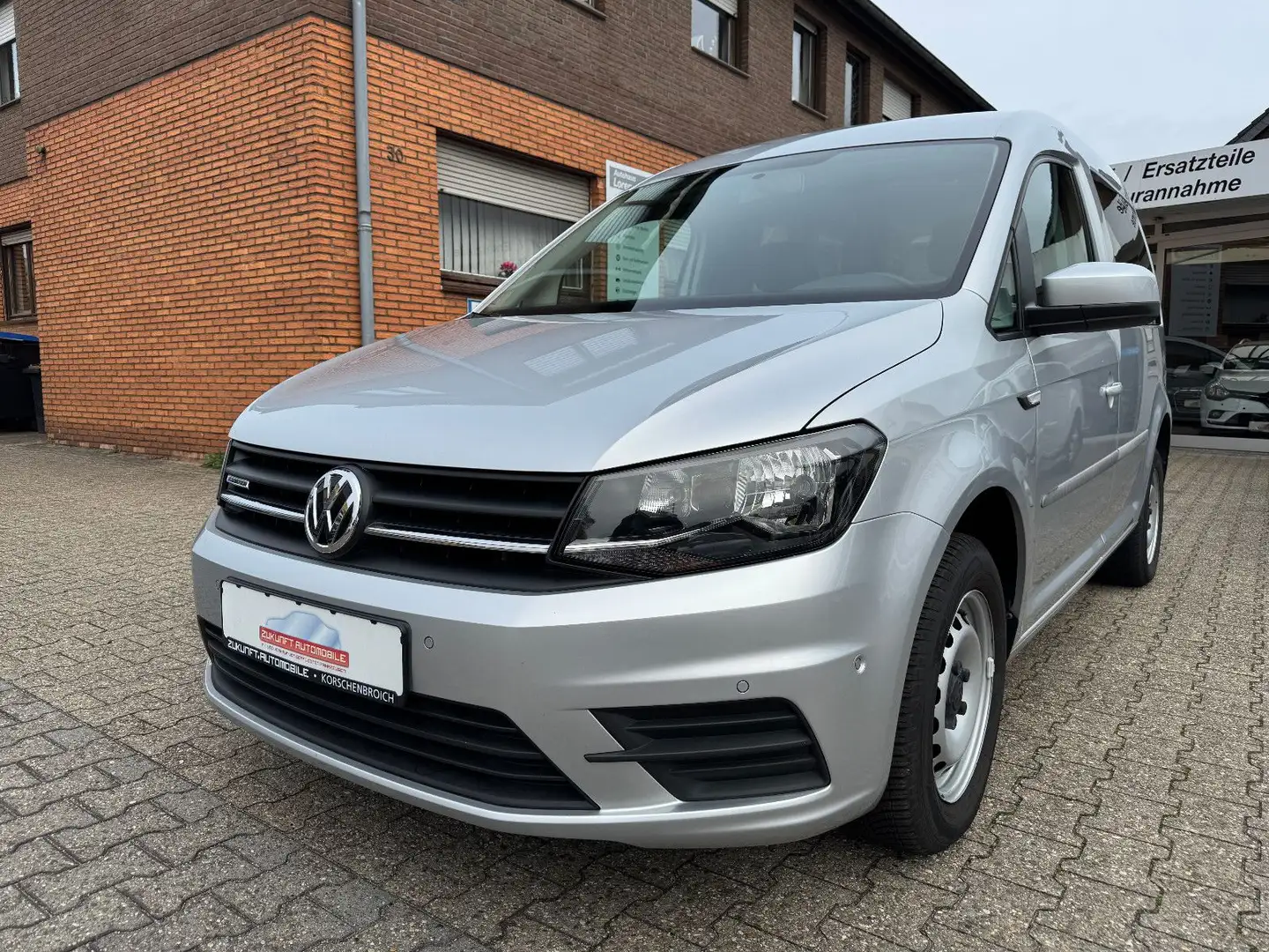 Volkswagen Caddy Nfz Kasten BMT/1 Hand/Navi/ Plateado - 2