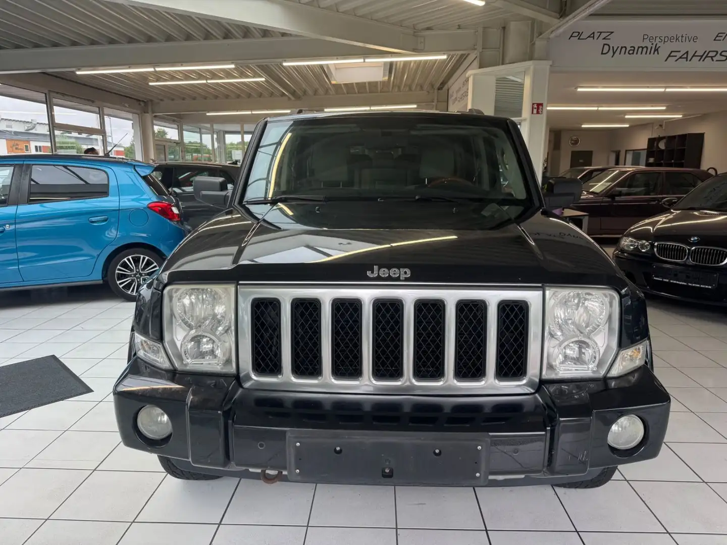 Jeep Commander 3.0 V6 CRD Overland 7 SITZER Sitzh. Schwarz - 2