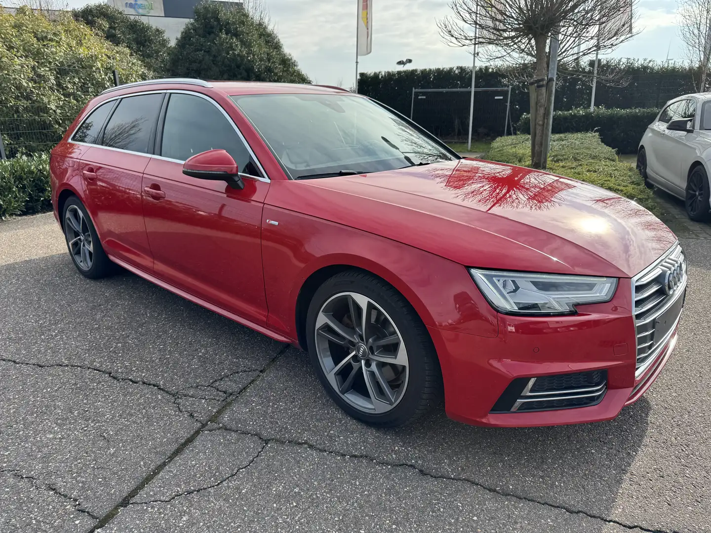Audi A4 A4 Avant 2.0 TDi Sport S tronic S-Line/Gekeurd. Rot - 1