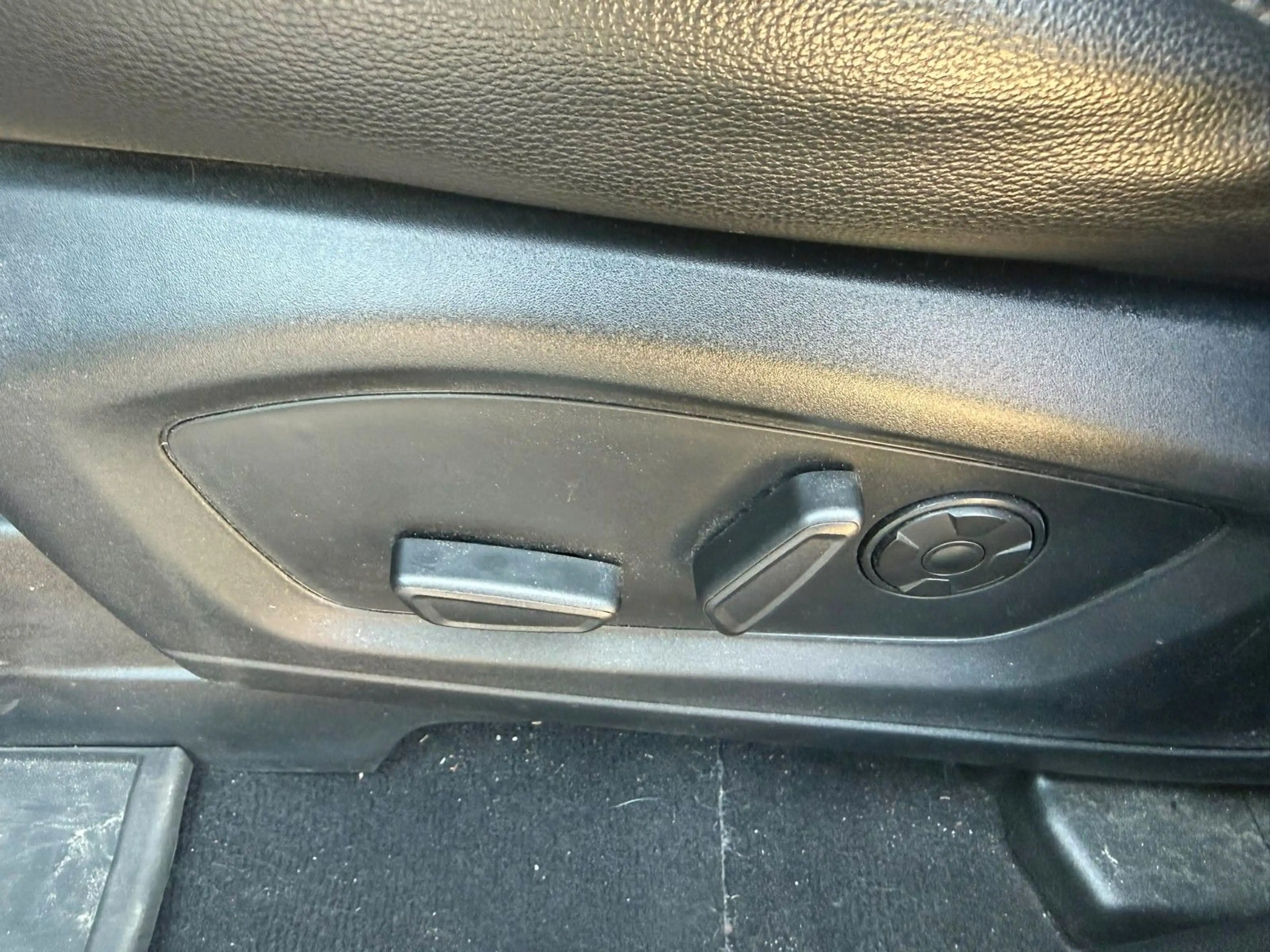 Ford Explorer 3,0 l EcoBoost4x4 ST-Line Auto. — photo 15
